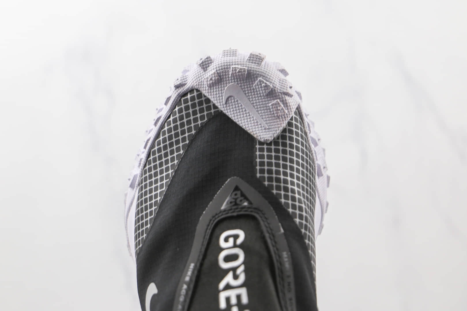 耐克Nike ACG Mountain Fly Gore-tex纯原版本黑白色ACG户外徒步登山鞋原楦头纸板打造 货号：CT2904-001