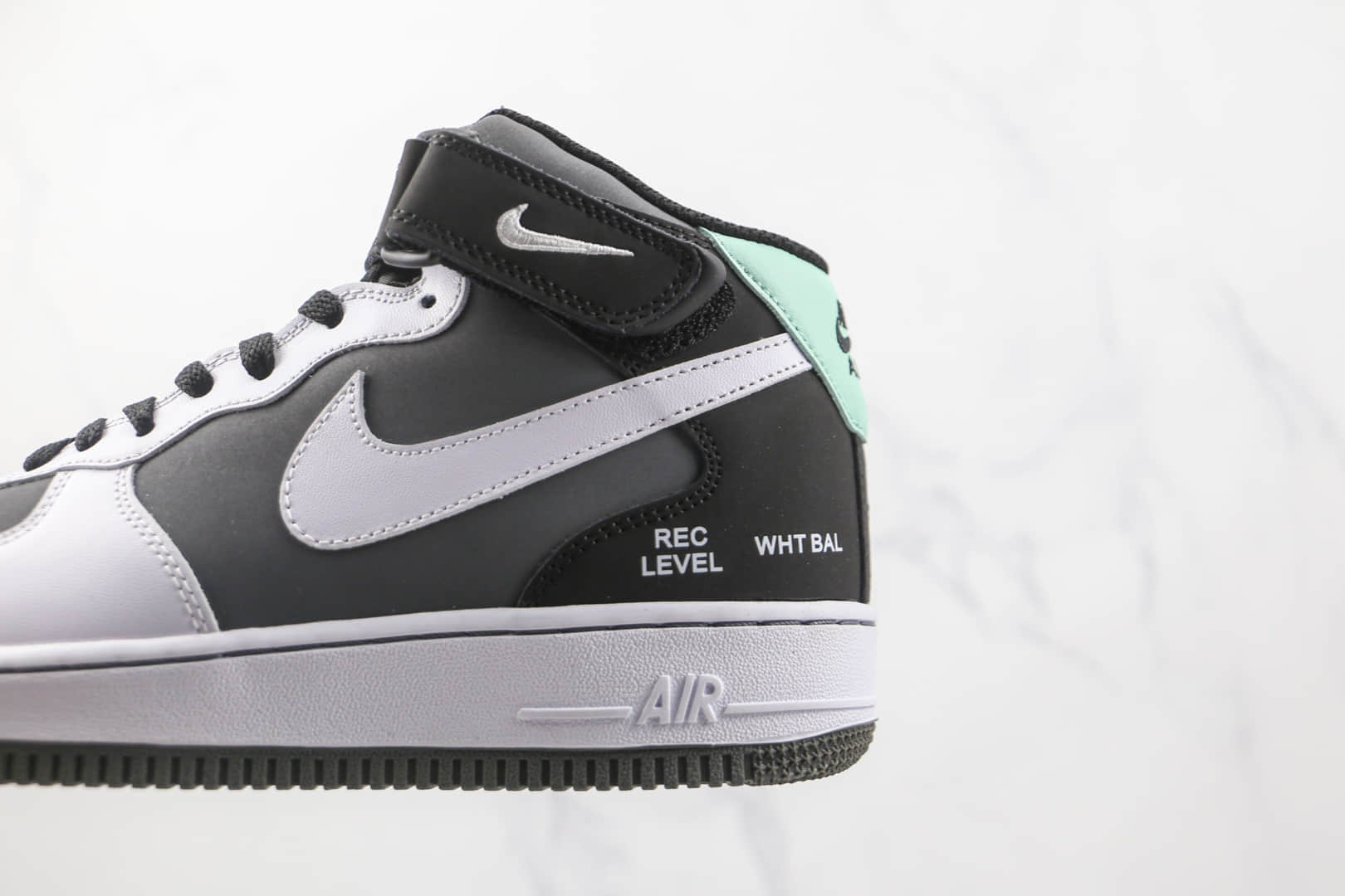 耐克Nike Air Force 1 07 Mid纯原版本中帮空军一号灰色摄像机板鞋内置气垫 货号：CN6863-502