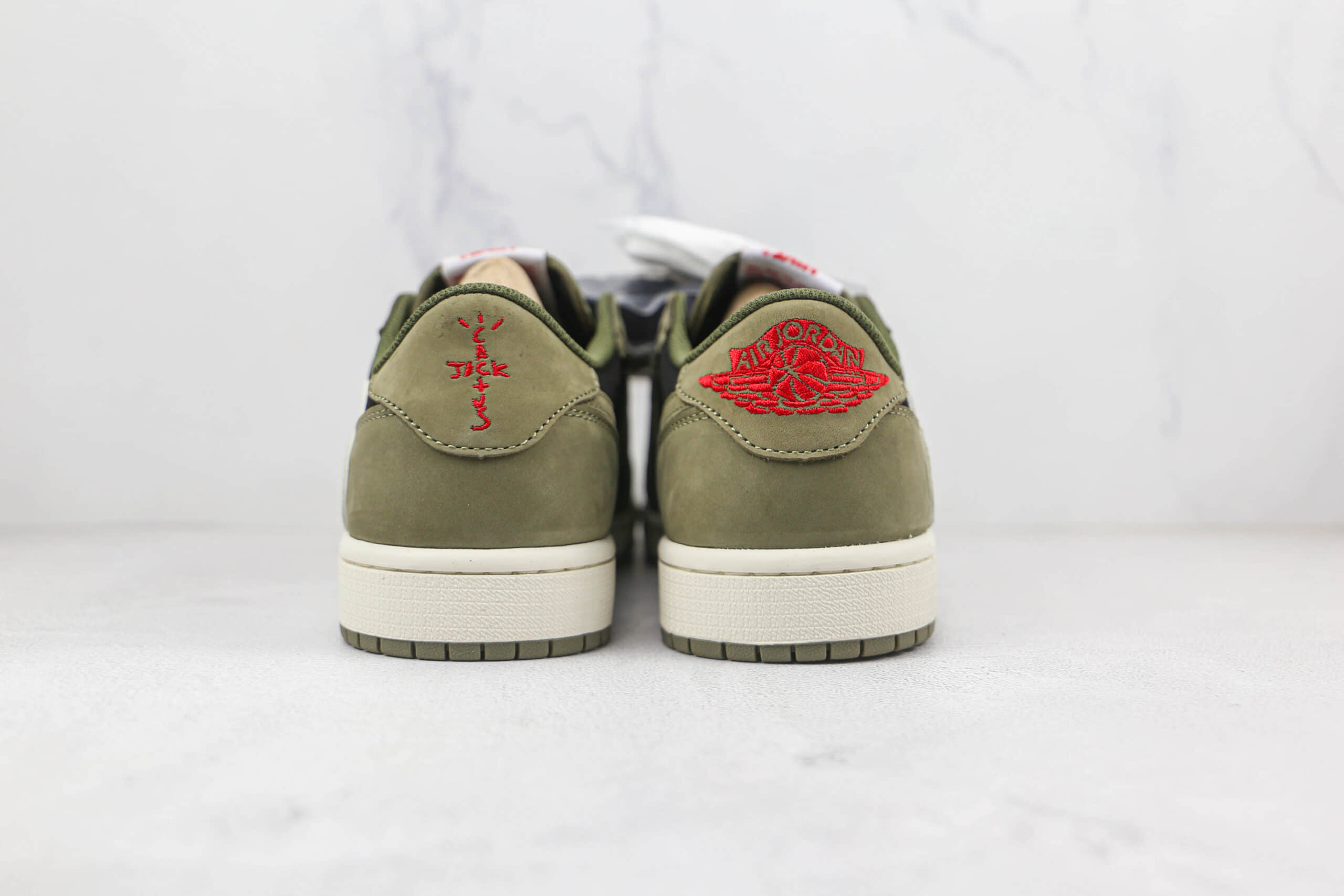 乔丹Air Jordan 1 low x Travis Scott联名款纯原版本低帮AJ1三方联名款军绿色板鞋原楦头纸板打造 货号：CQ4277-008