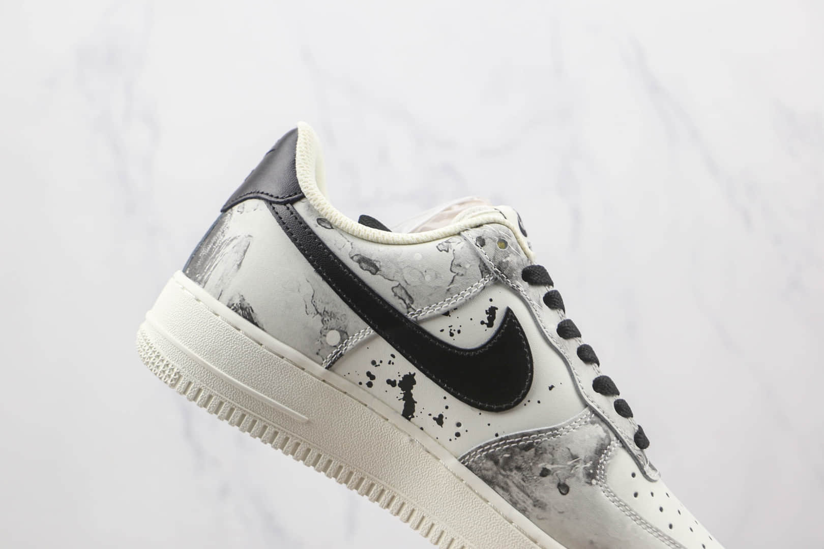 耐克Nike Air Force 1 07 Low纯原版本低帮空军一号水墨画飞鹤配色板鞋内置气垫 货号：BL1522-089