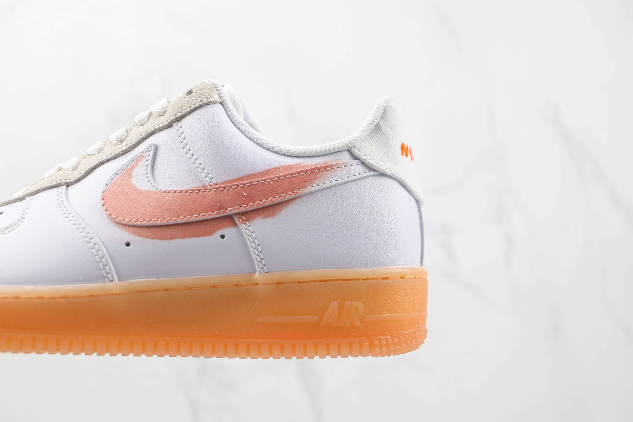 耐克Nike Air Force 1 07 Low纯原版本低帮空军一号白橙手绘涂鸦板鞋内置气垫 货号：DB3595-100