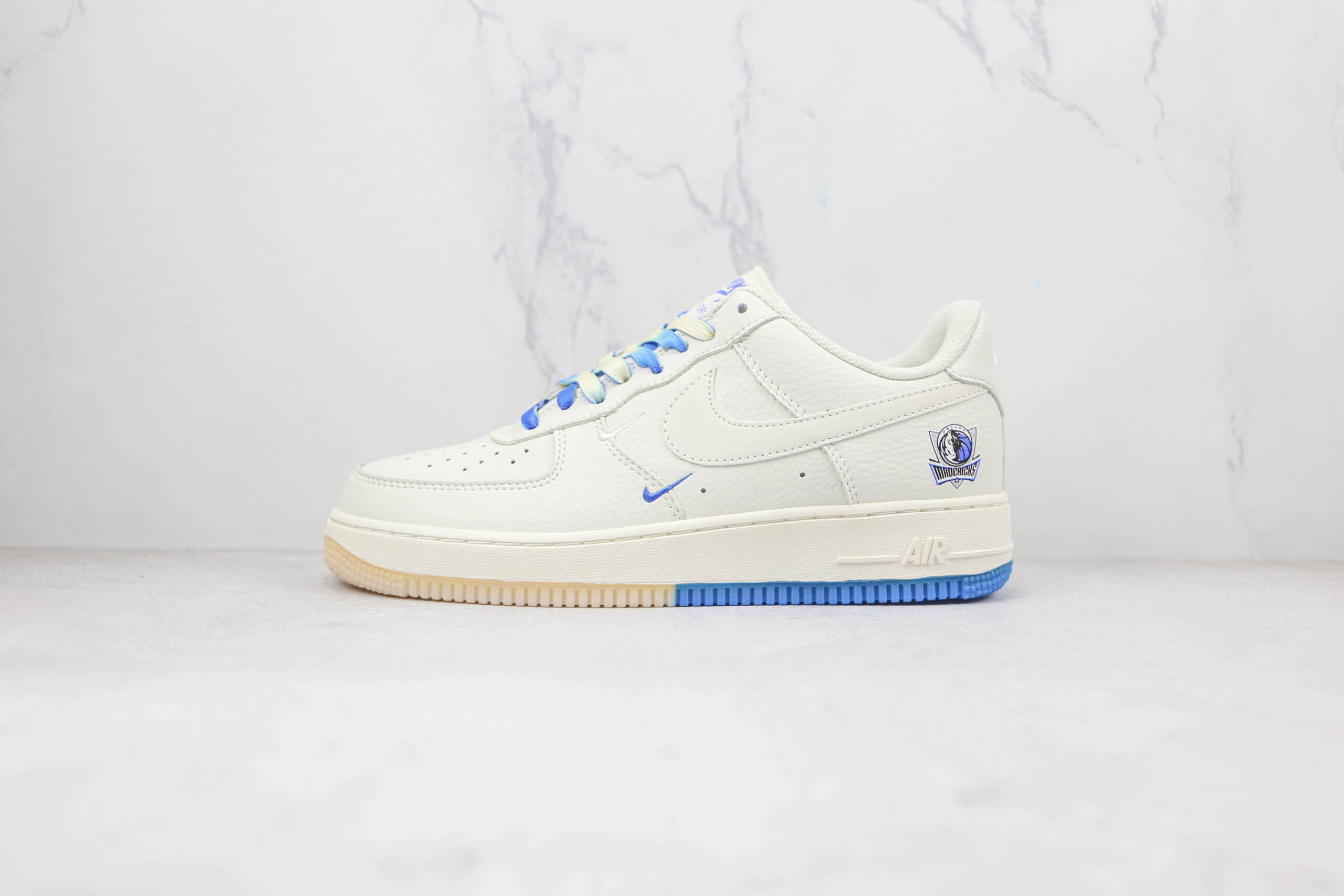 耐克Nike Air Force 1’07 Low纯原版本低帮空军一号白蓝双勾板鞋内置气垫 货号：DH2088-606