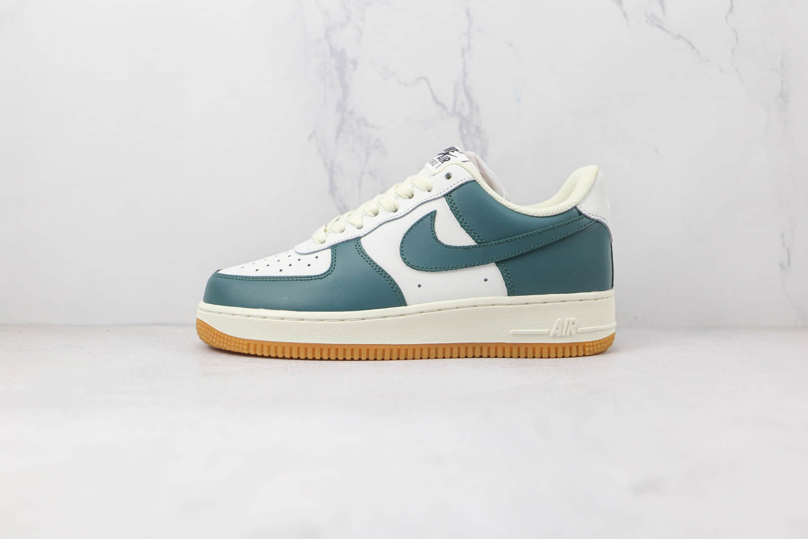 耐克Nike Air Force 1’07 Low纯原版本低帮空军一号白绿拼接板鞋内置气垫 货号：AQ2312-306