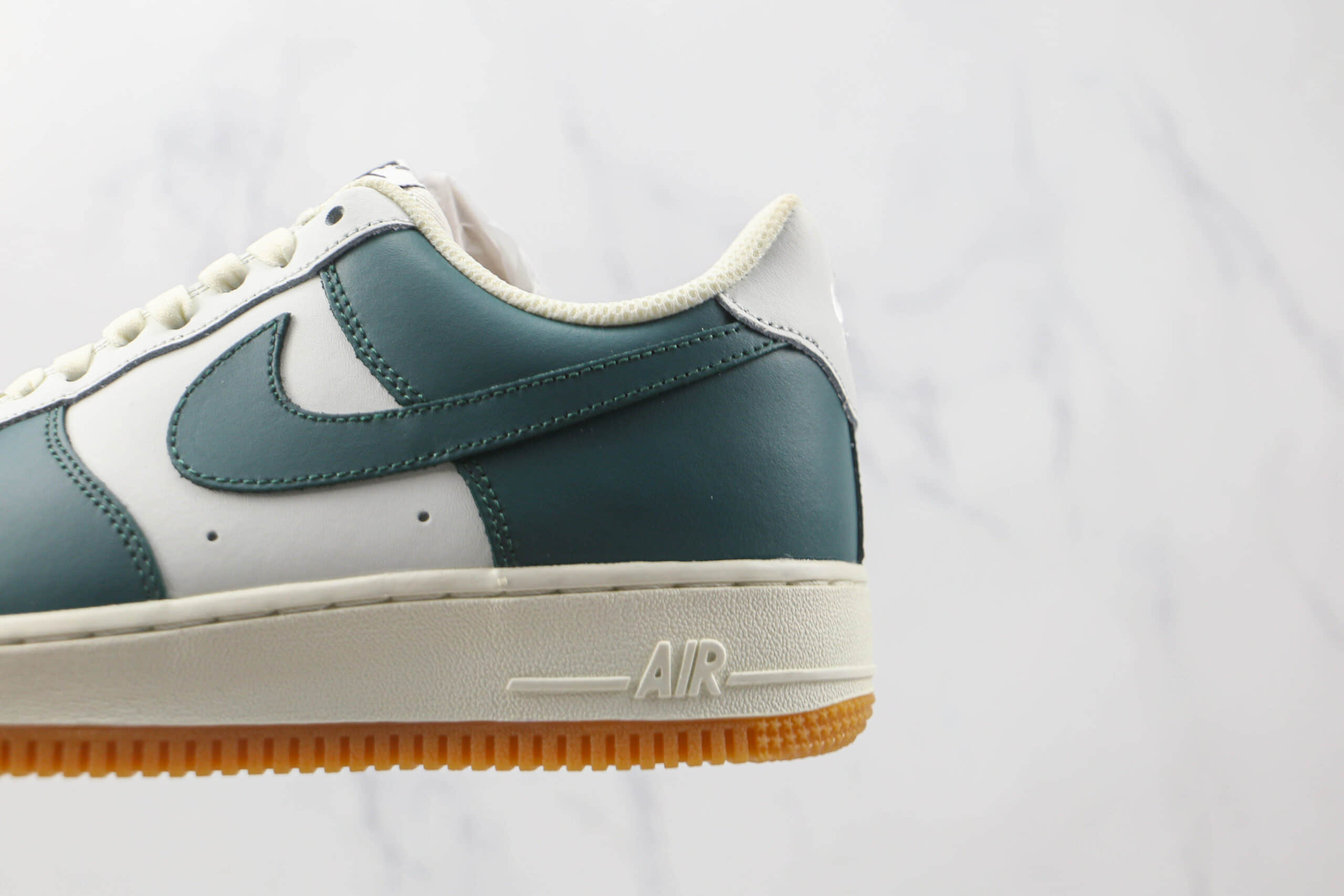 耐克Nike Air Force 1’07 Low纯原版本低帮空军一号白绿拼接板鞋内置气垫 货号：AQ2312-306