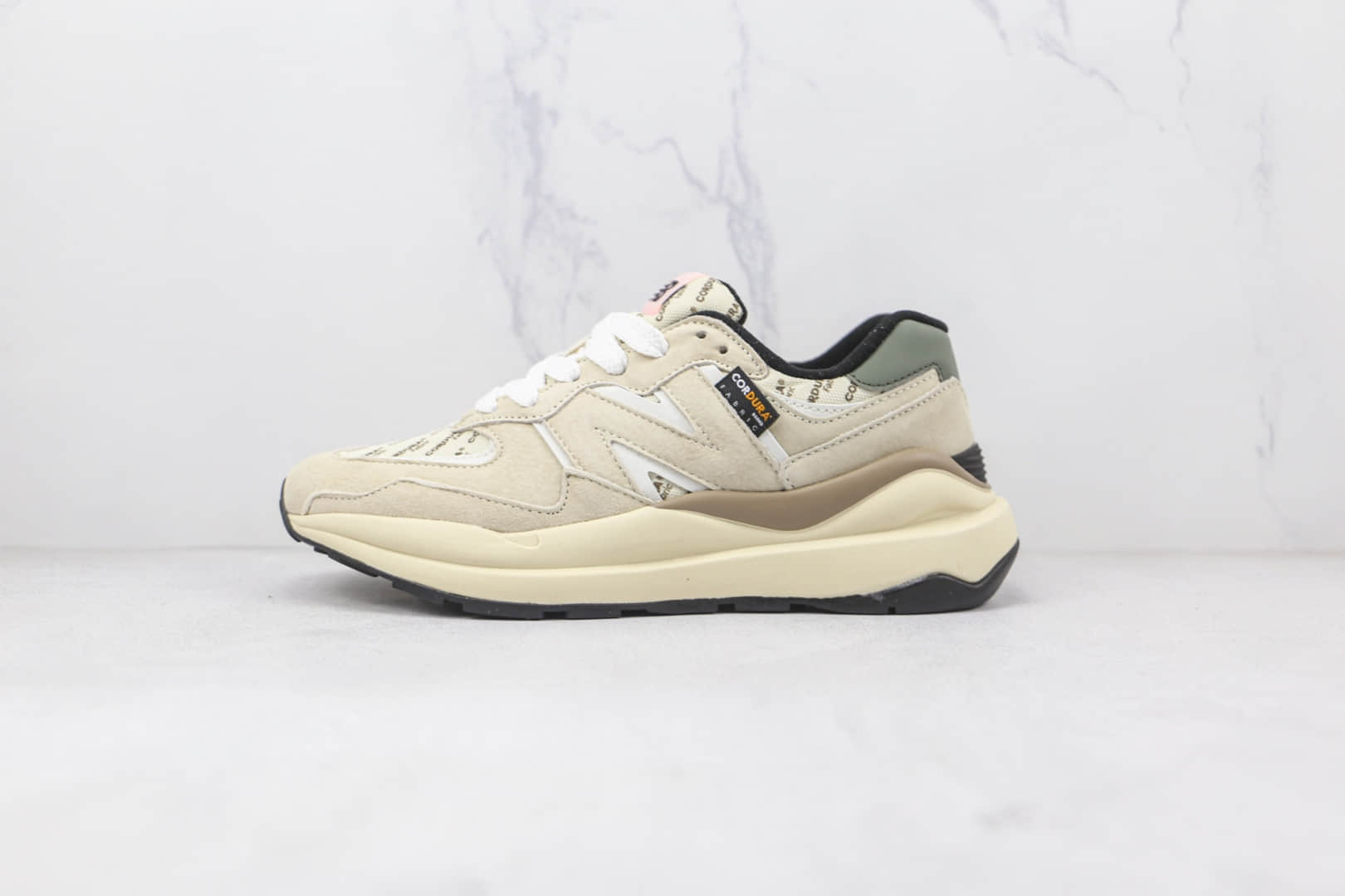 新百伦New Balance 5740纯原版本米色字母复古NB5740慢跑鞋原盒原标原楦头纸板打造 货号：M5740CD