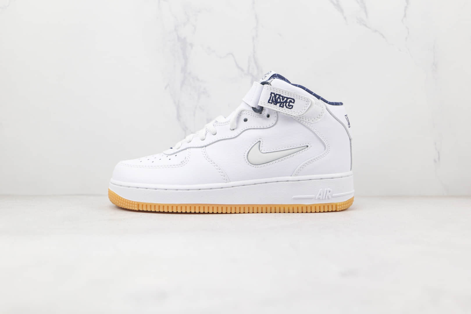 耐克Nike Air Force 1’07 Low纯原版本中帮空军一号NYC生胶底板鞋原档案数据开发 货号：DH5622-100