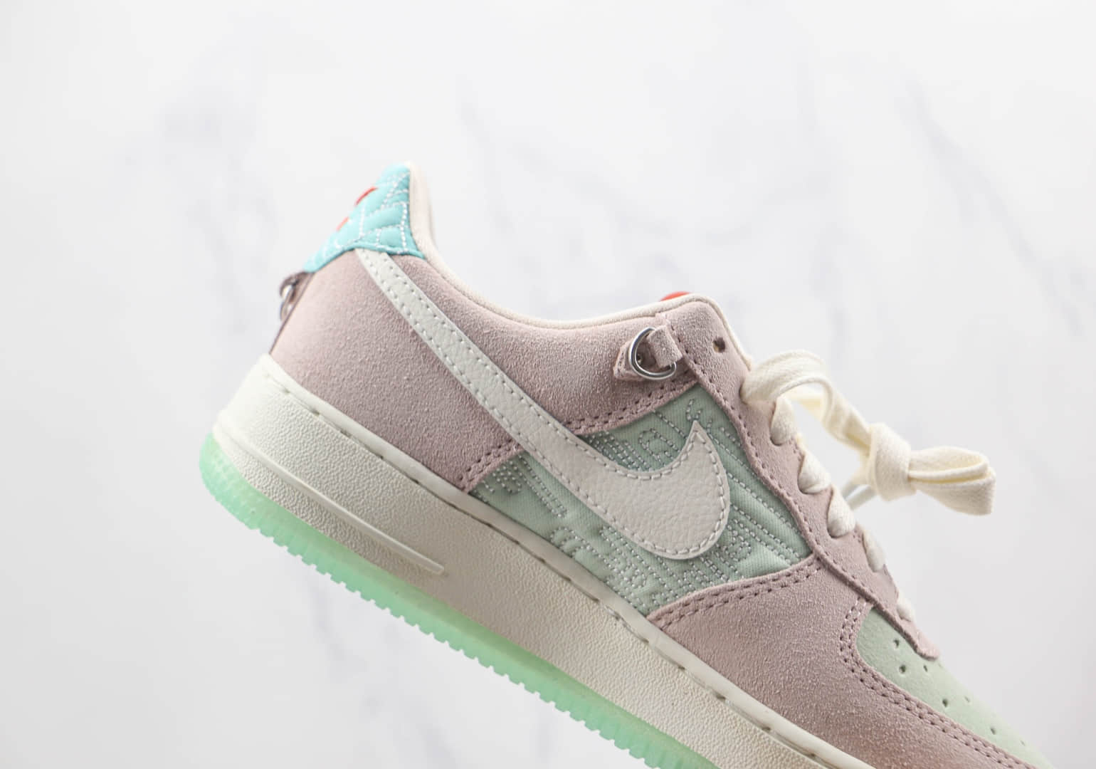 耐克Nike Air Force 1 07 Low纯原版本低帮空军一号虎年中国玉粉拼接板鞋内置气垫 货号：DQ5361-011