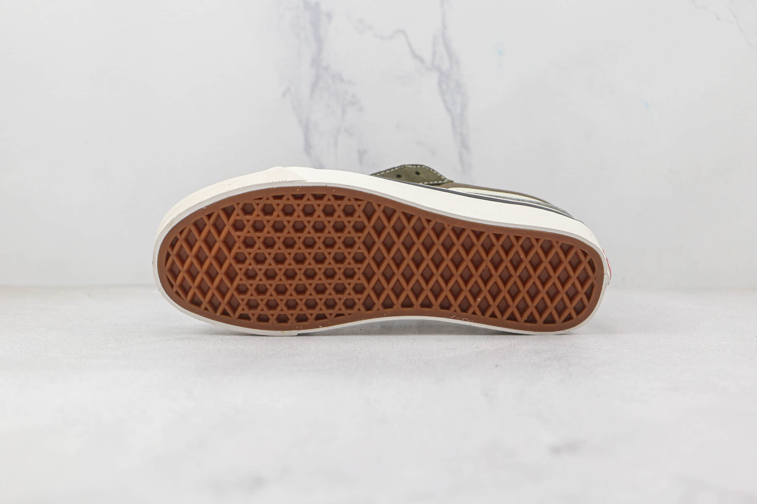 万斯Vans Sk8-Low公司级版本余文乐同款军绿色硫化帆布鞋原楦头纸板打造 货号：VN0A4UWI2V7