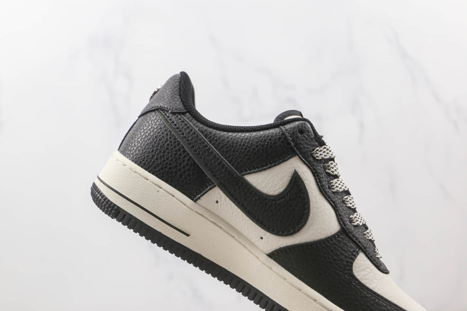 耐克Nike Air Force 1 07 Low纯原版本低帮空军一号黑白鞋带3M反光板鞋内置气垫 货号：ST2022-618