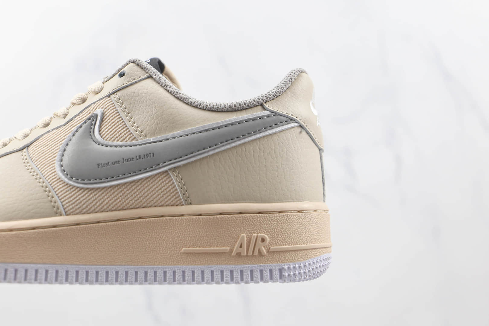 耐克Nike Air Force 1’07 Low纯原版本低帮空军一号米色板鞋内置气垫 货号：DJ7015-991