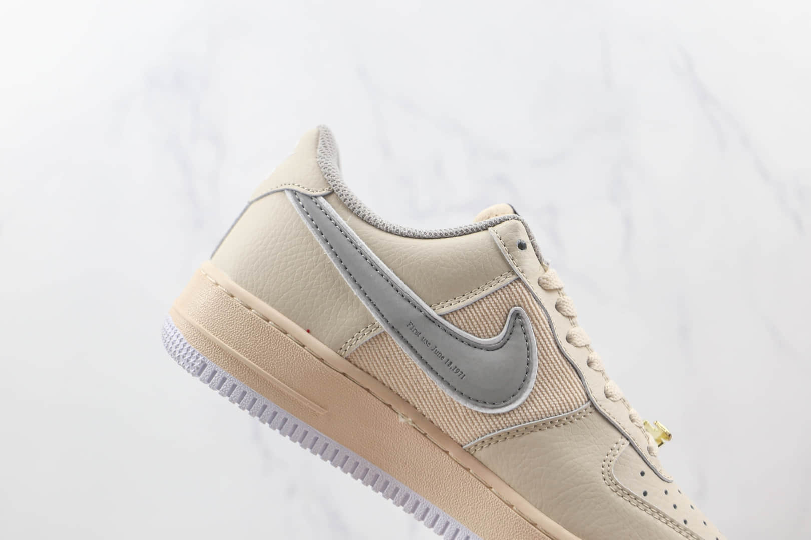 耐克Nike Air Force 1’07 Low纯原版本低帮空军一号米色板鞋内置气垫 货号：DJ7015-991