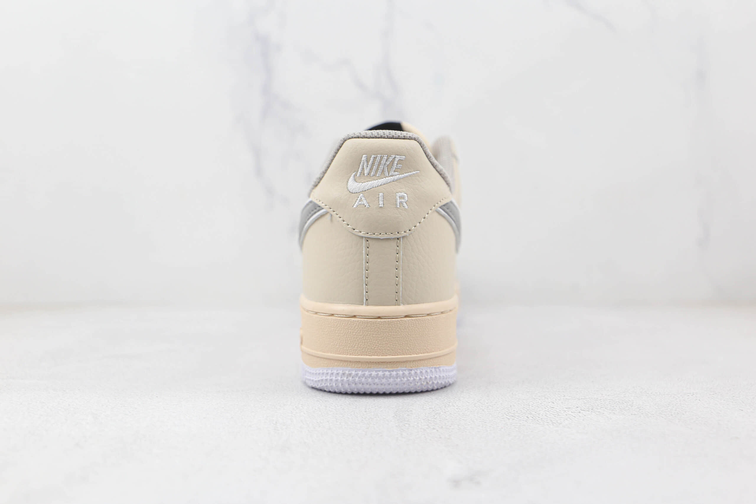 耐克Nike Air Force 1’07 Low纯原版本低帮空军一号米色板鞋内置气垫 货号：DJ7015-991