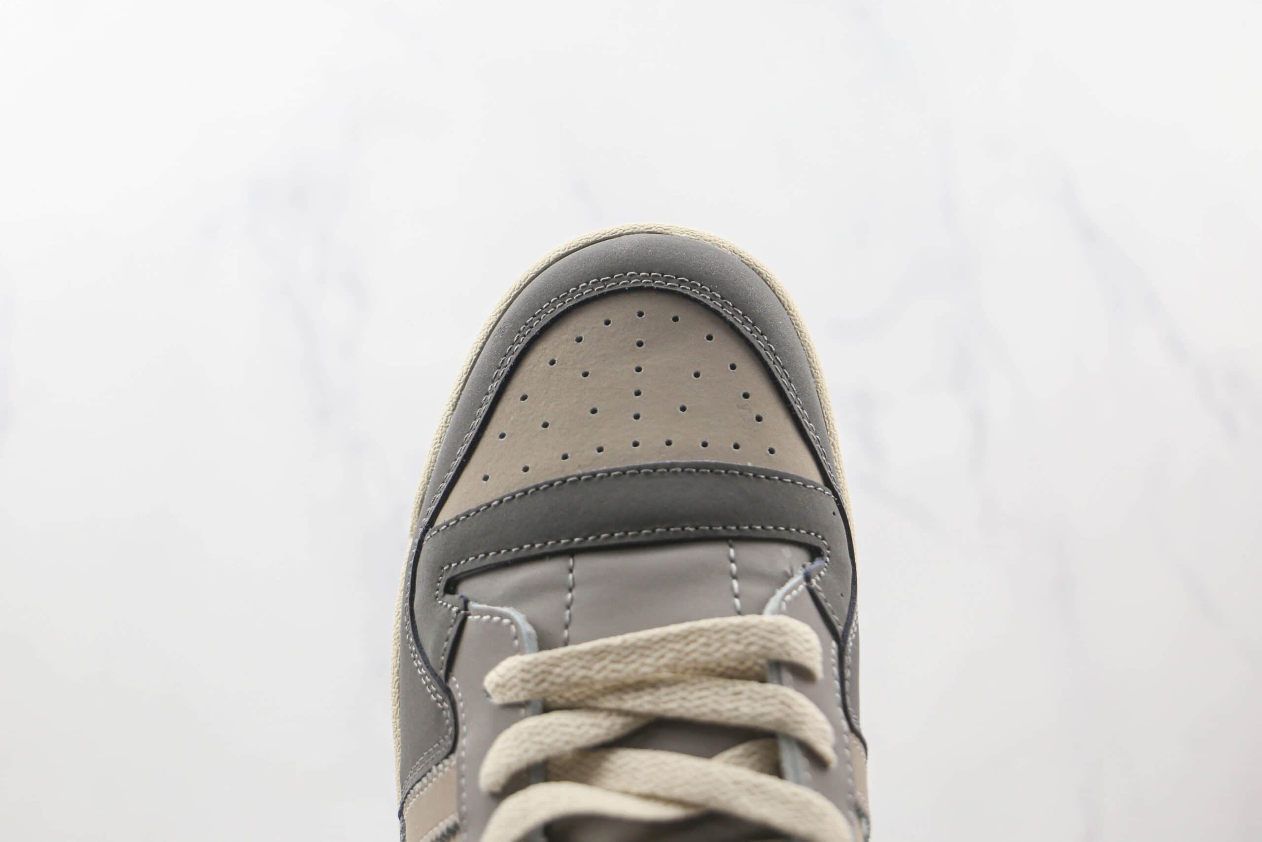 阿迪达斯adidas originals Forum 84 low纯原版本灰色Forum84复古板鞋原档案数据开发 货号：GX4576
