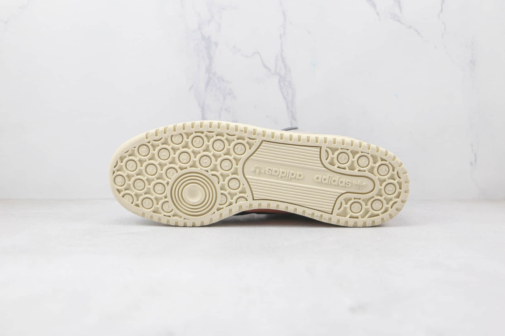 阿迪达斯adidas originals Forum 84 low纯原版本灰色Forum84复古板鞋原档案数据开发 货号：GX4576