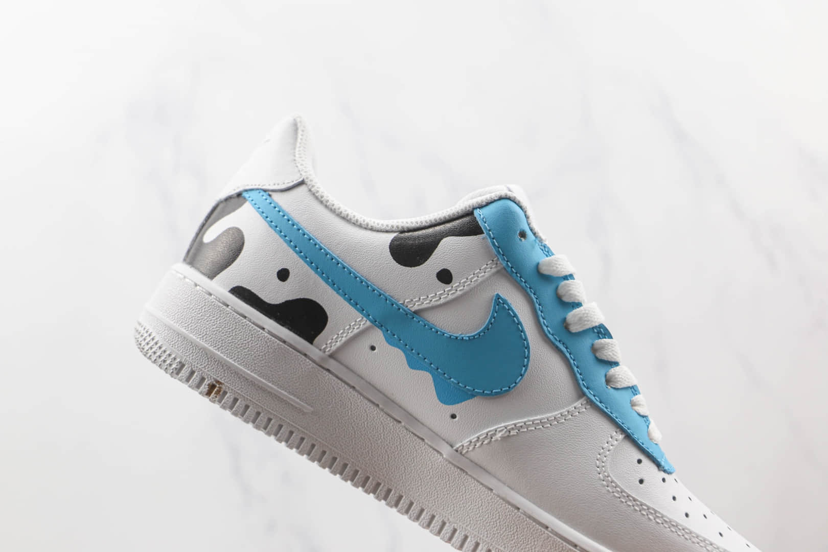 耐克Nike Air Force 1 07 Low纯原版本低帮空军一号奶牛配色板鞋内置气垫 货号：DD8959-100