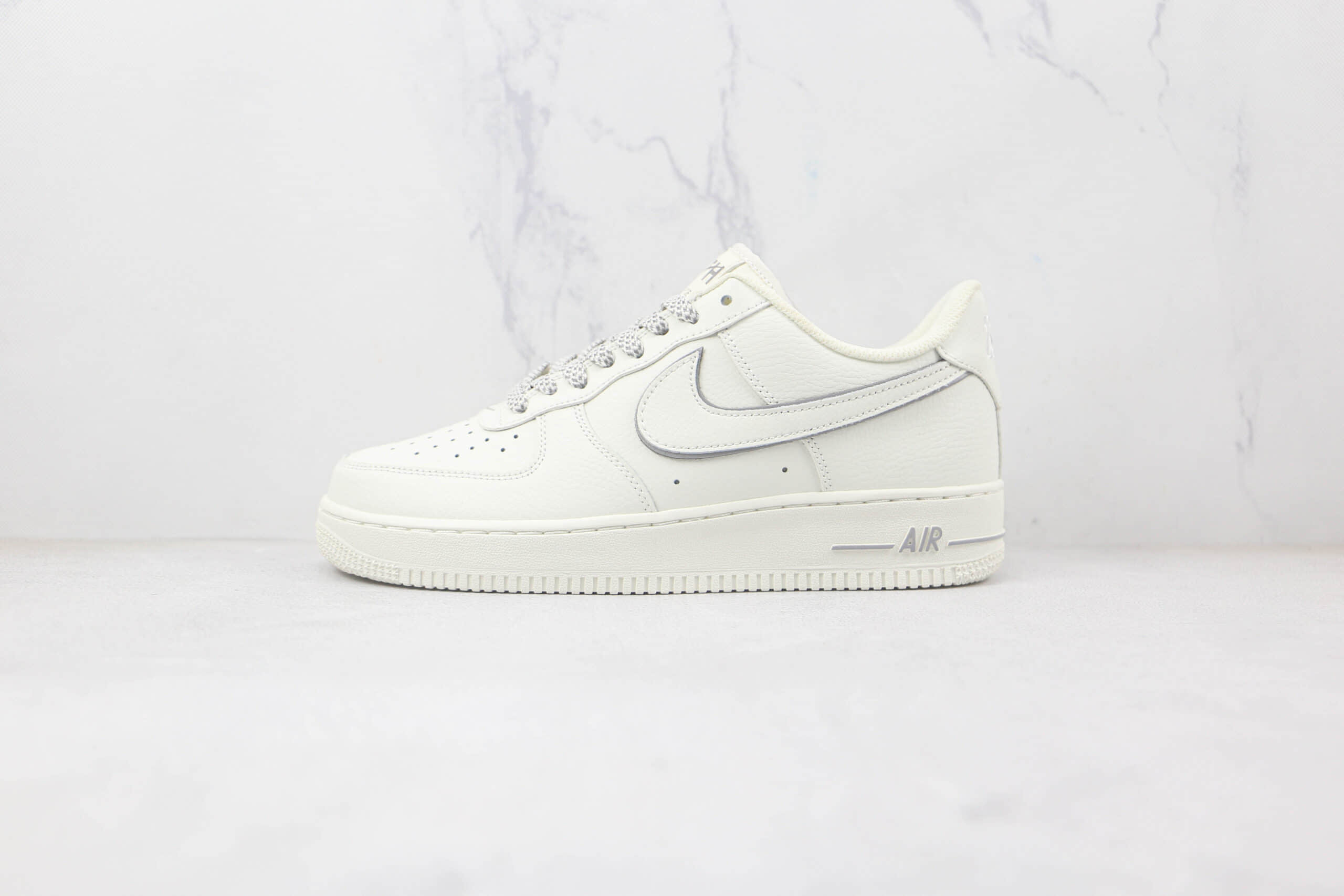 耐克Nike Air Force 1 07 Low纯原版本低帮空军一号3M白银色板鞋内置气垫 货号：NY2022-017