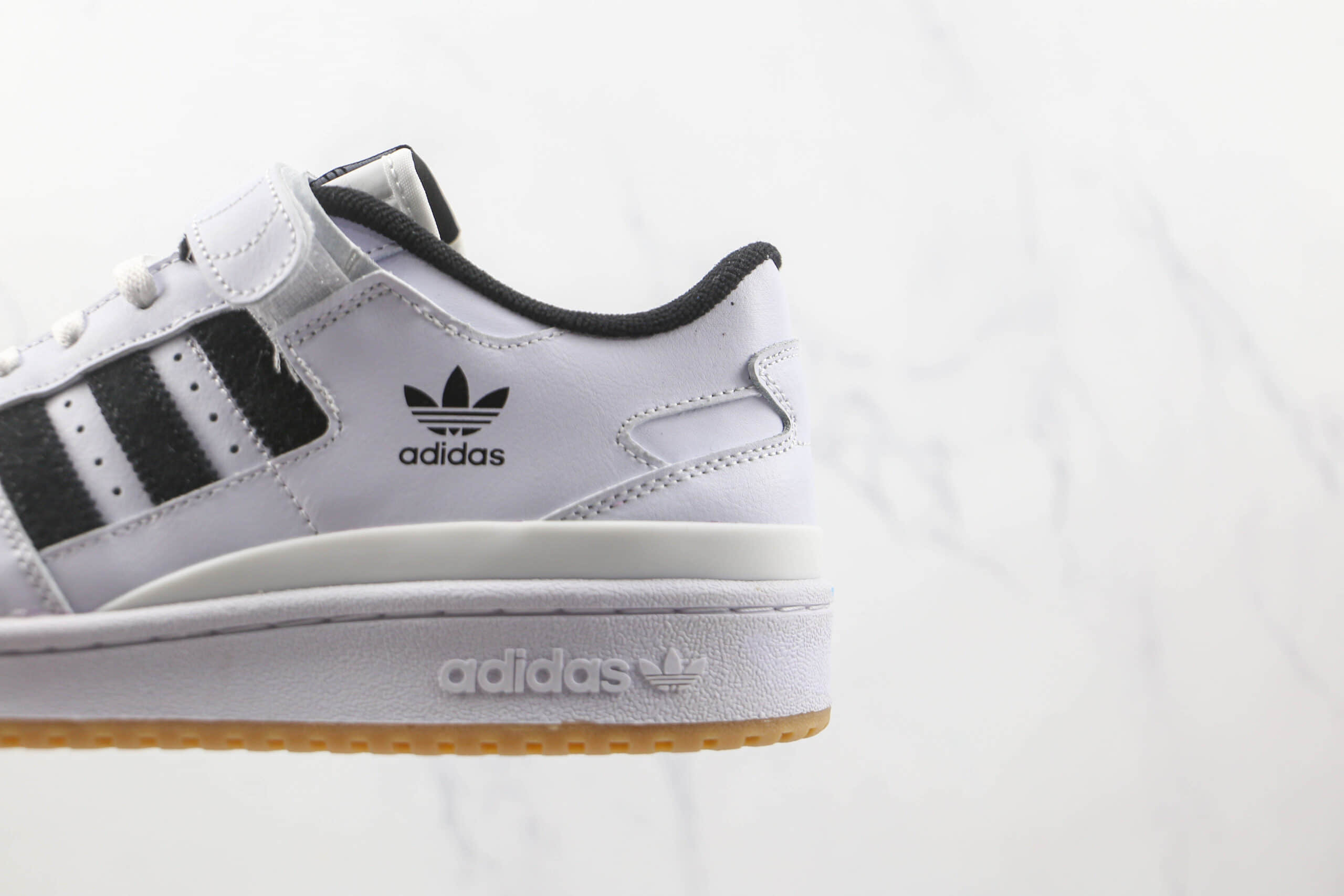 阿迪达斯adidas originals Forum 84 low纯原版本白黑Forum84复古板鞋原楦头纸板打造 货号：G25813