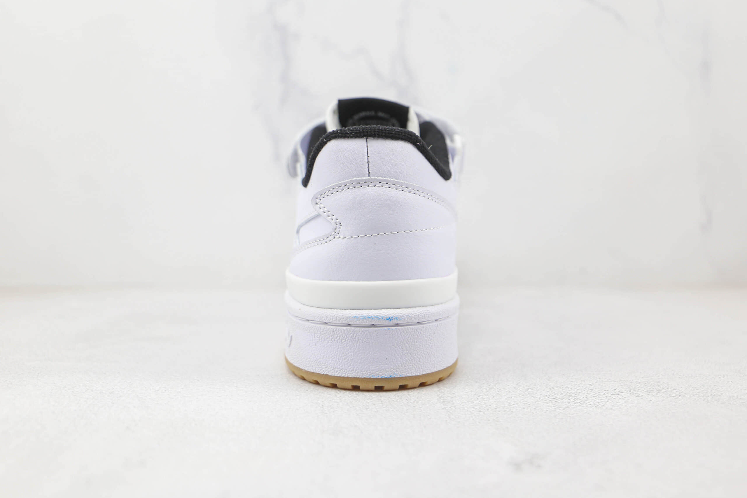 阿迪达斯adidas originals Forum 84 low纯原版本白黑Forum84复古板鞋原楦头纸板打造 货号：G25813