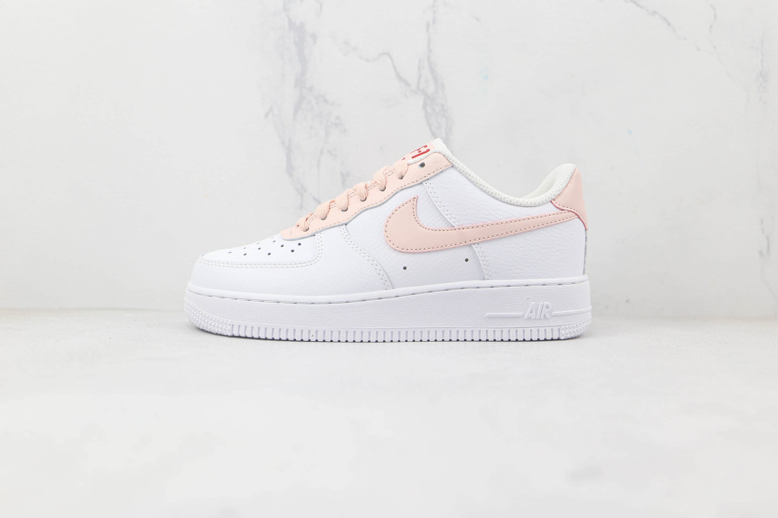 耐克Nike Air Force 1 07 Low纯原版本低帮空军一号白粉色板鞋内置气垫 货号：DH1290-001