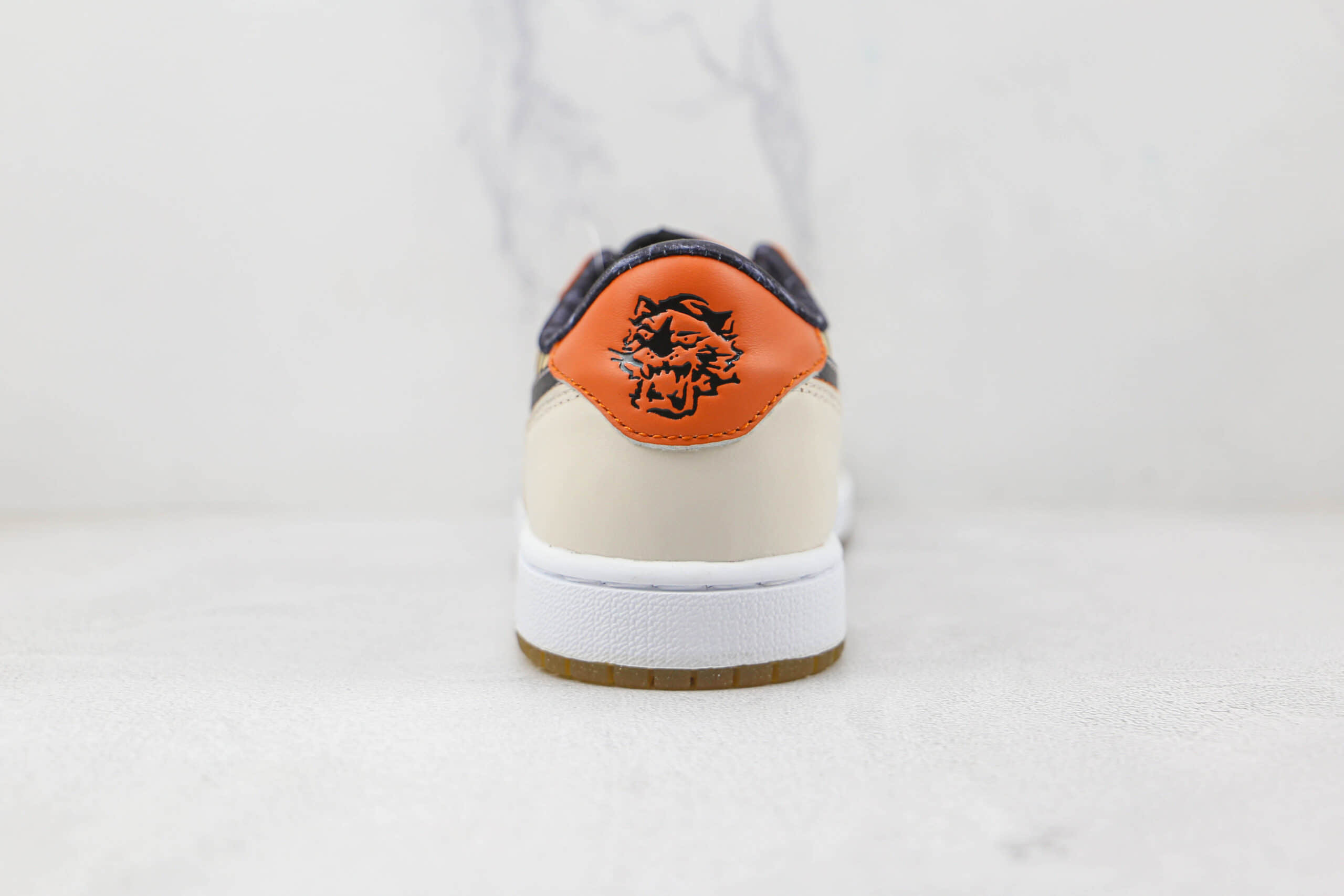 乔丹Air Jordan 1 Low纯原版本低帮AJ1虎年限定虎纹板鞋原楦头纸板打造 货号：DH6932-100