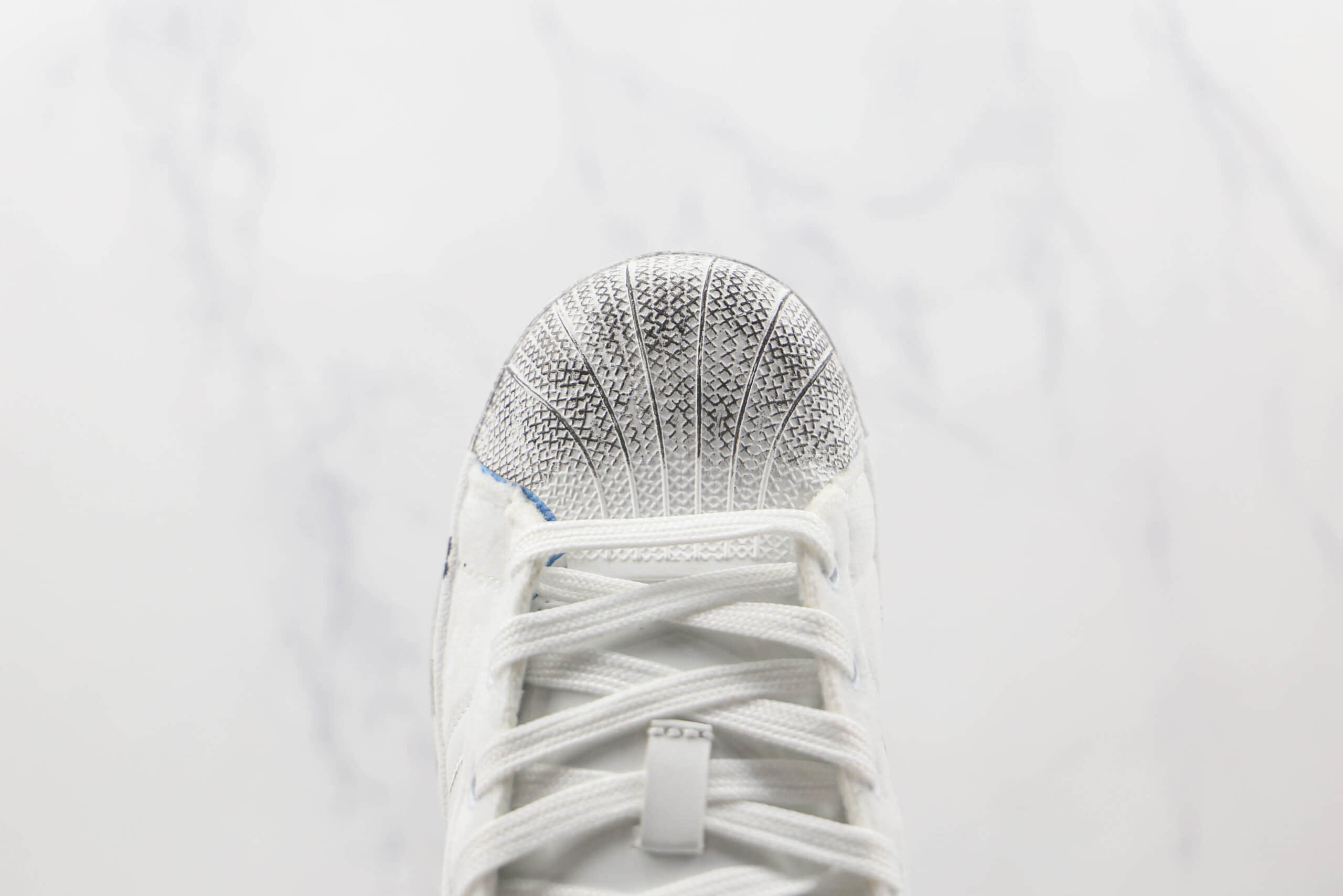 阿迪达斯Adidas Originals SUPERSTAR W纯原版本三叶草白色灯芯绒贝壳头板鞋原档案数据开发 货号：FZ5568