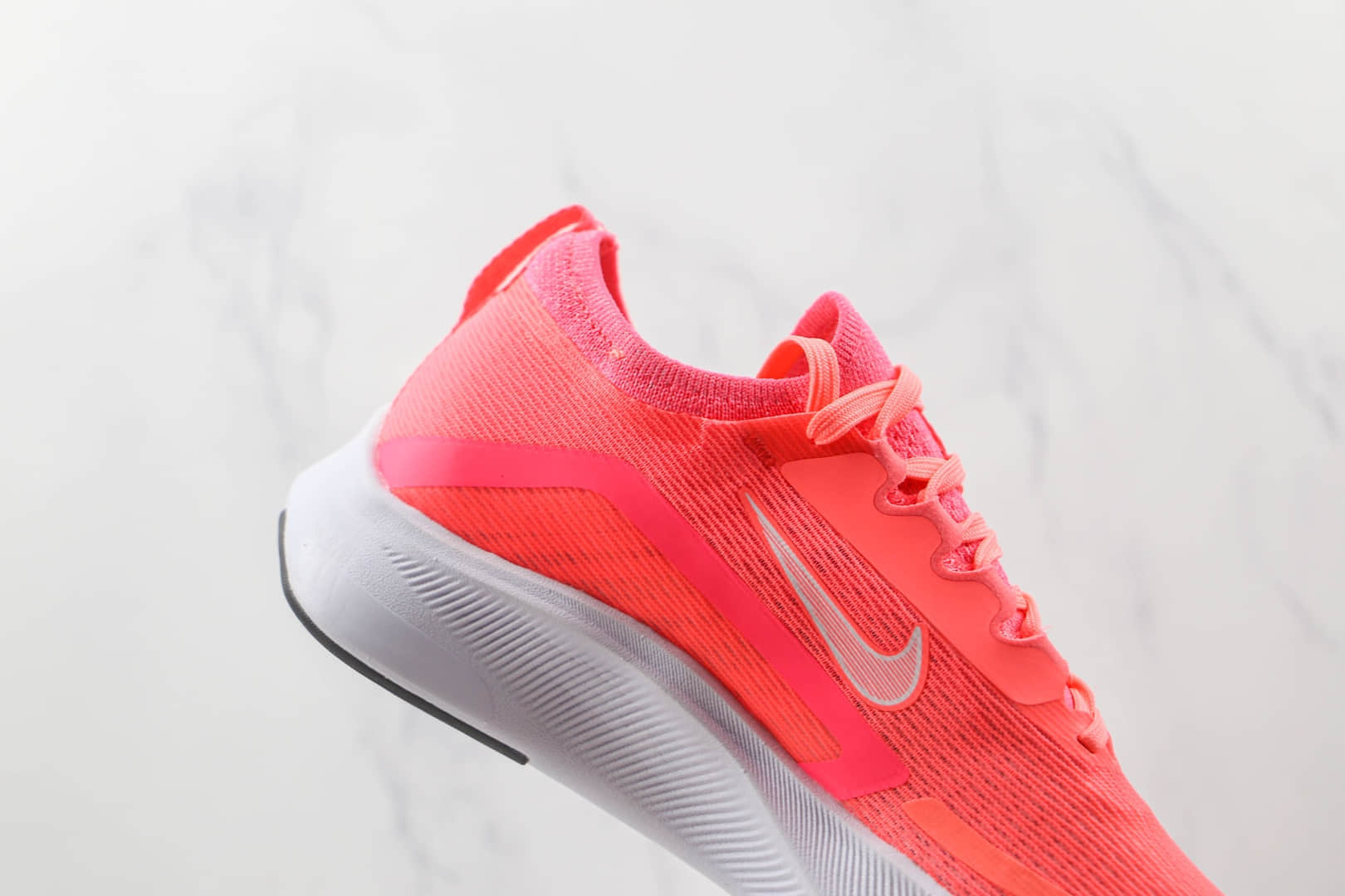 耐克Nike Zoom Fly 4 PG纯原版本粉红色Fly4碳板跑步鞋原楦头纸板打造 货号：CT2401-600
