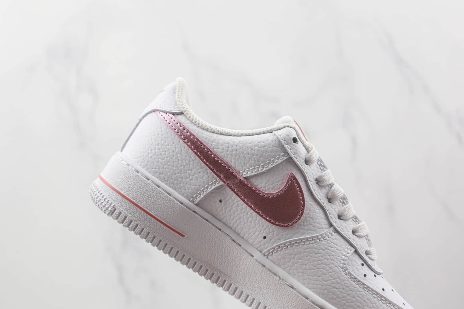 耐克Nike Air Force 1’07 Low纯原版本低帮空军一号白粉勾板鞋原楦头纸板打造 货号：CT3839-104