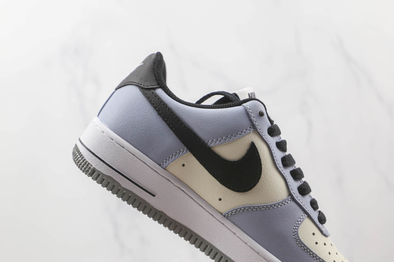 耐克Nike Air Force 1’07 Low纯原版本低帮空军一号白灰板鞋内置气垫 货号：CW2288-120