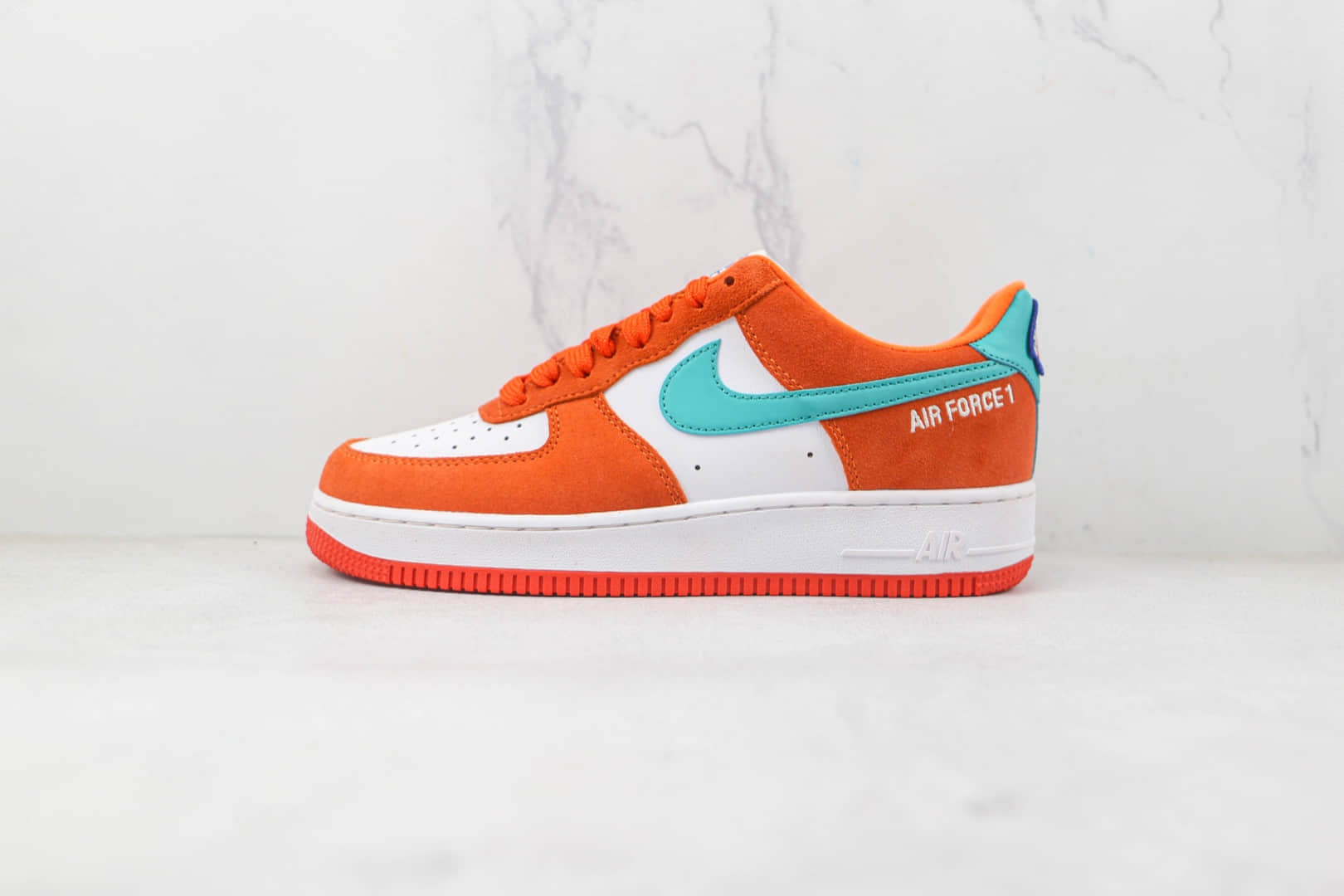 耐克Nike Air Force 1’07 Low纯原版本低帮空军一号白橙绿勾板鞋内置气垫 货号：DH7568-800