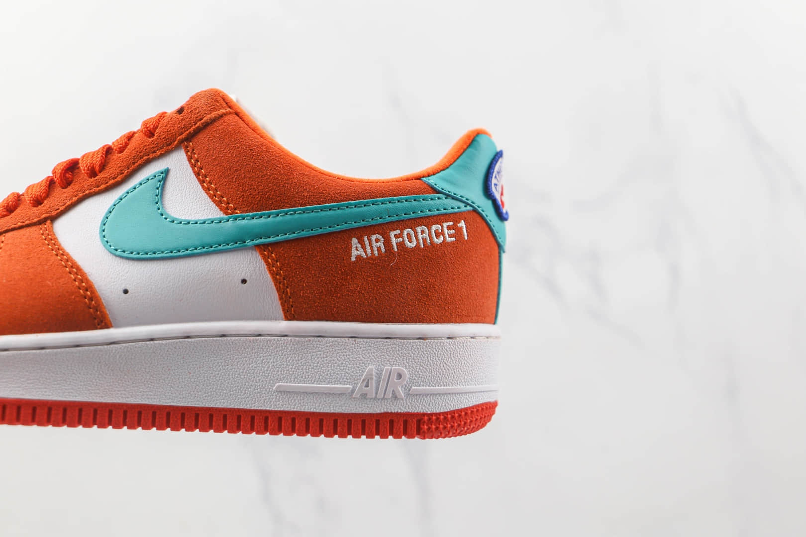 耐克Nike Air Force 1’07 Low纯原版本低帮空军一号白橙绿勾板鞋内置气垫 货号：DH7568-800