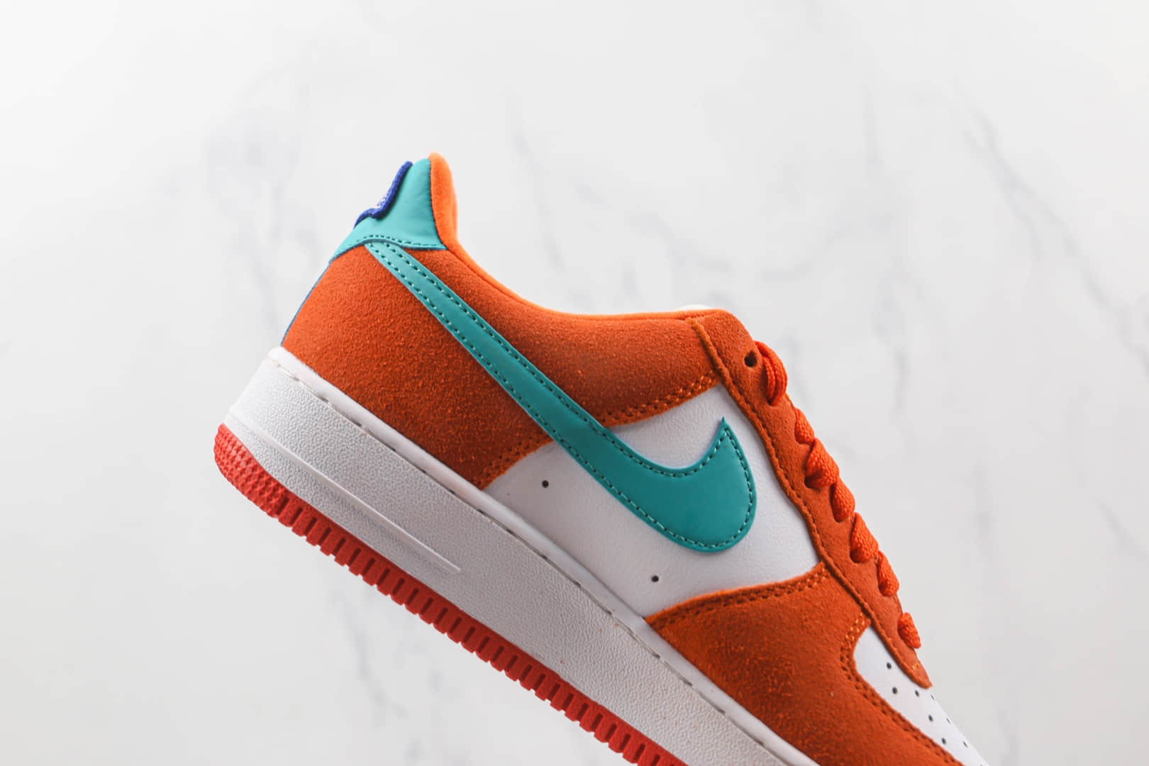 耐克Nike Air Force 1’07 Low纯原版本低帮空军一号白橙绿勾板鞋内置气垫 货号：DH7568-800