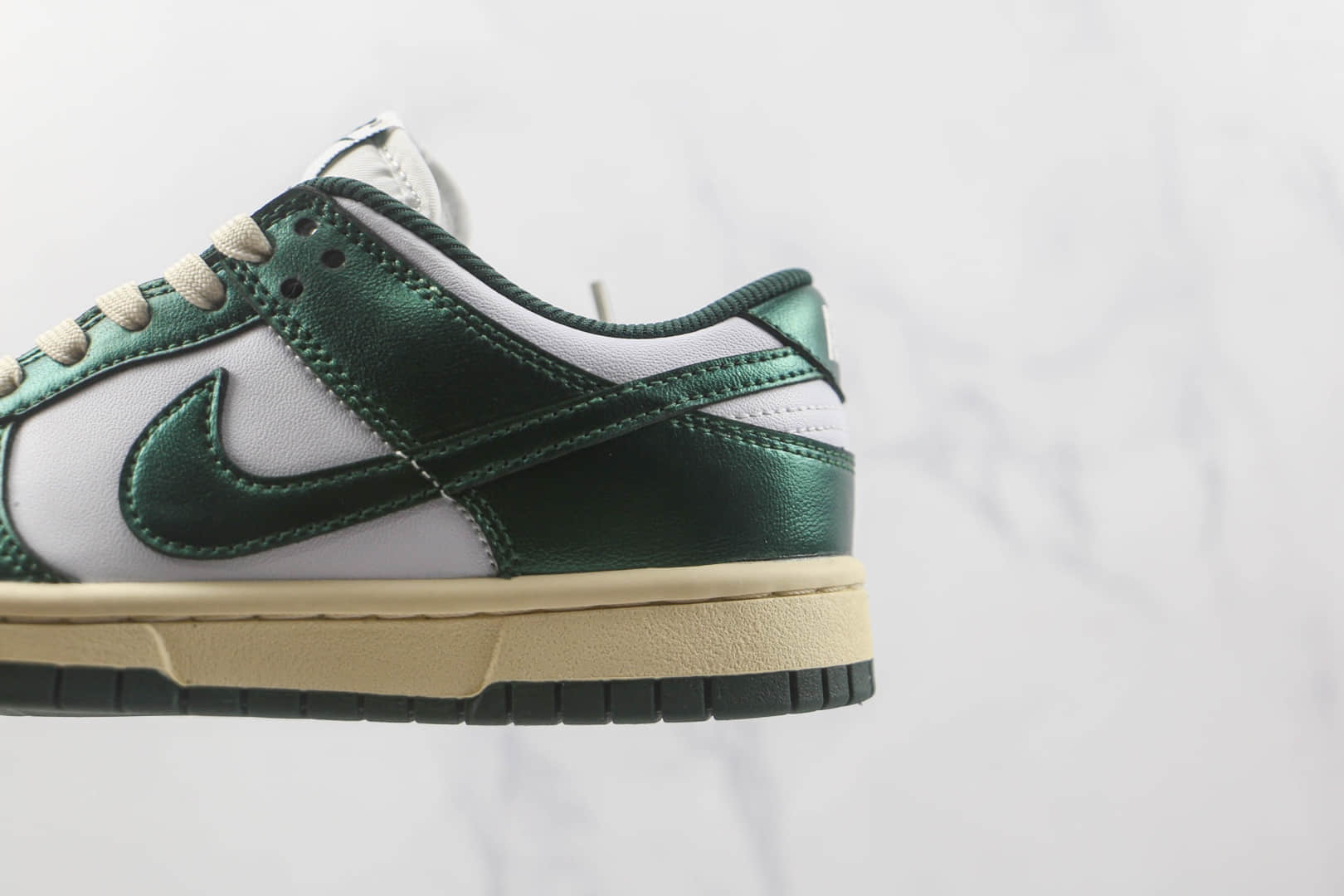 耐克Nike Dunk Low Vintage Green纯原版本低帮DUNK白绿做旧板鞋原盒原标 货号：DQ8580-100