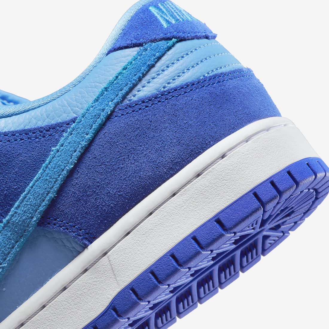 全新Nike SB Dunk“蓝树莓”官图释出！今夏登场！ 货号：DM0807-400