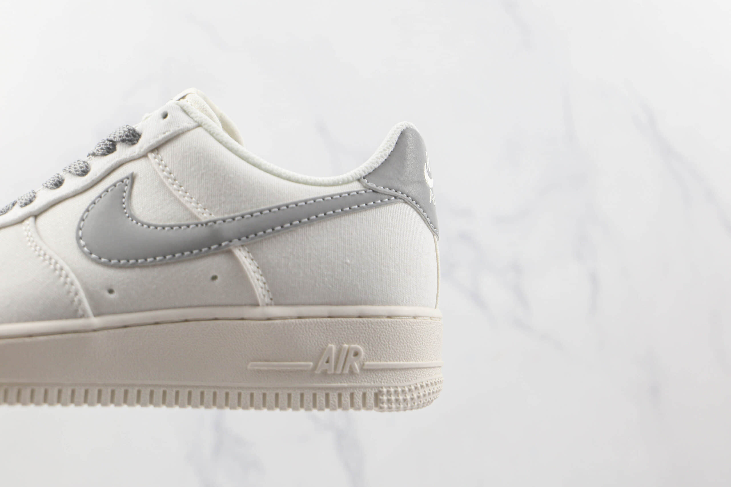 耐克Nike Air Force 1 Low '07纯原版本低帮空军一号白灰色帆布面板鞋内置气垫 货号：315122-106