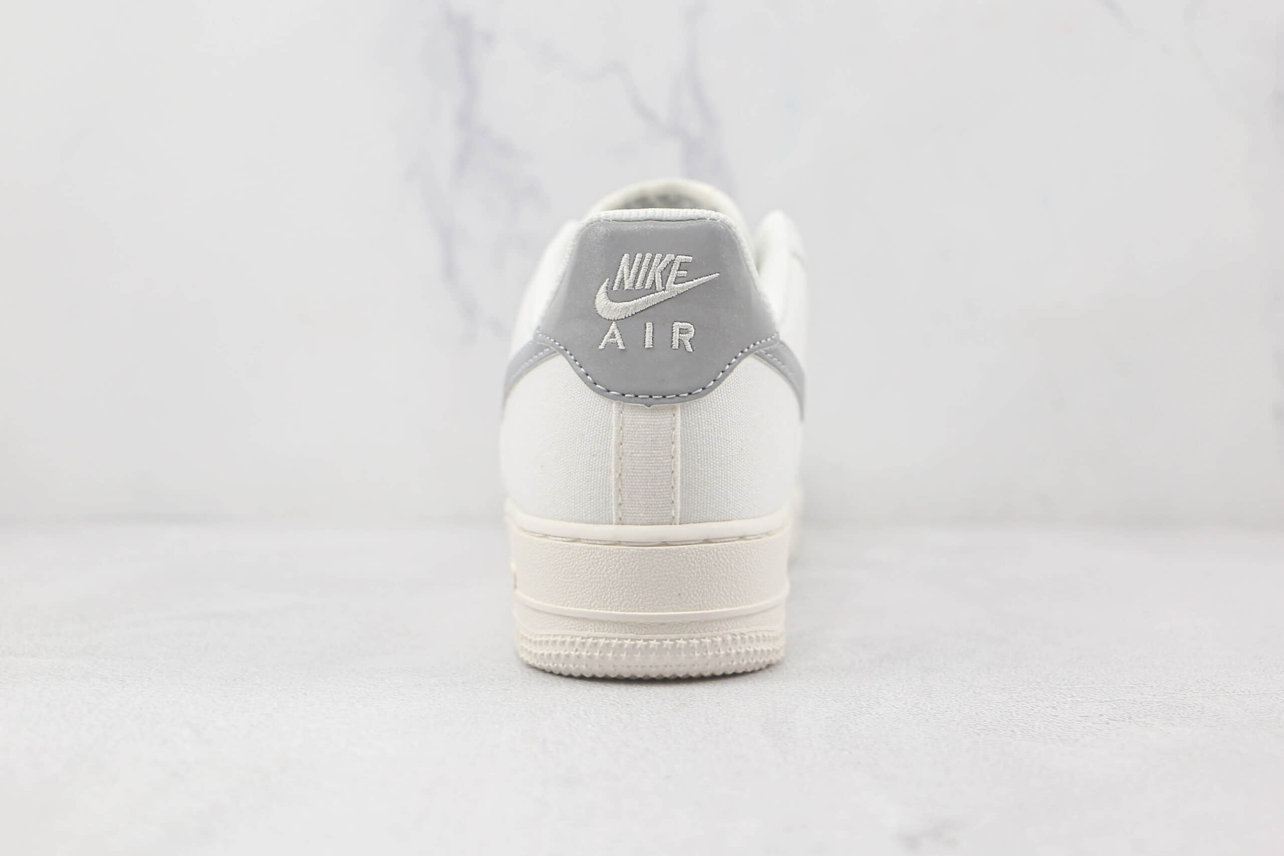 耐克Nike Air Force 1 Low '07纯原版本低帮空军一号白灰色帆布面板鞋内置气垫 货号：315122-106