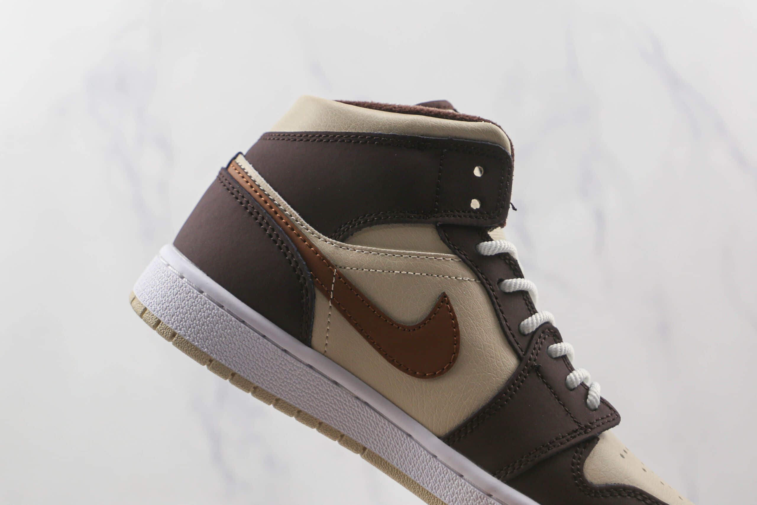 乔丹Air Jordan 1 Mid纯原版本中帮AJ1迷踪色篮球鞋原档案数据开发 货号：DO6699-200
