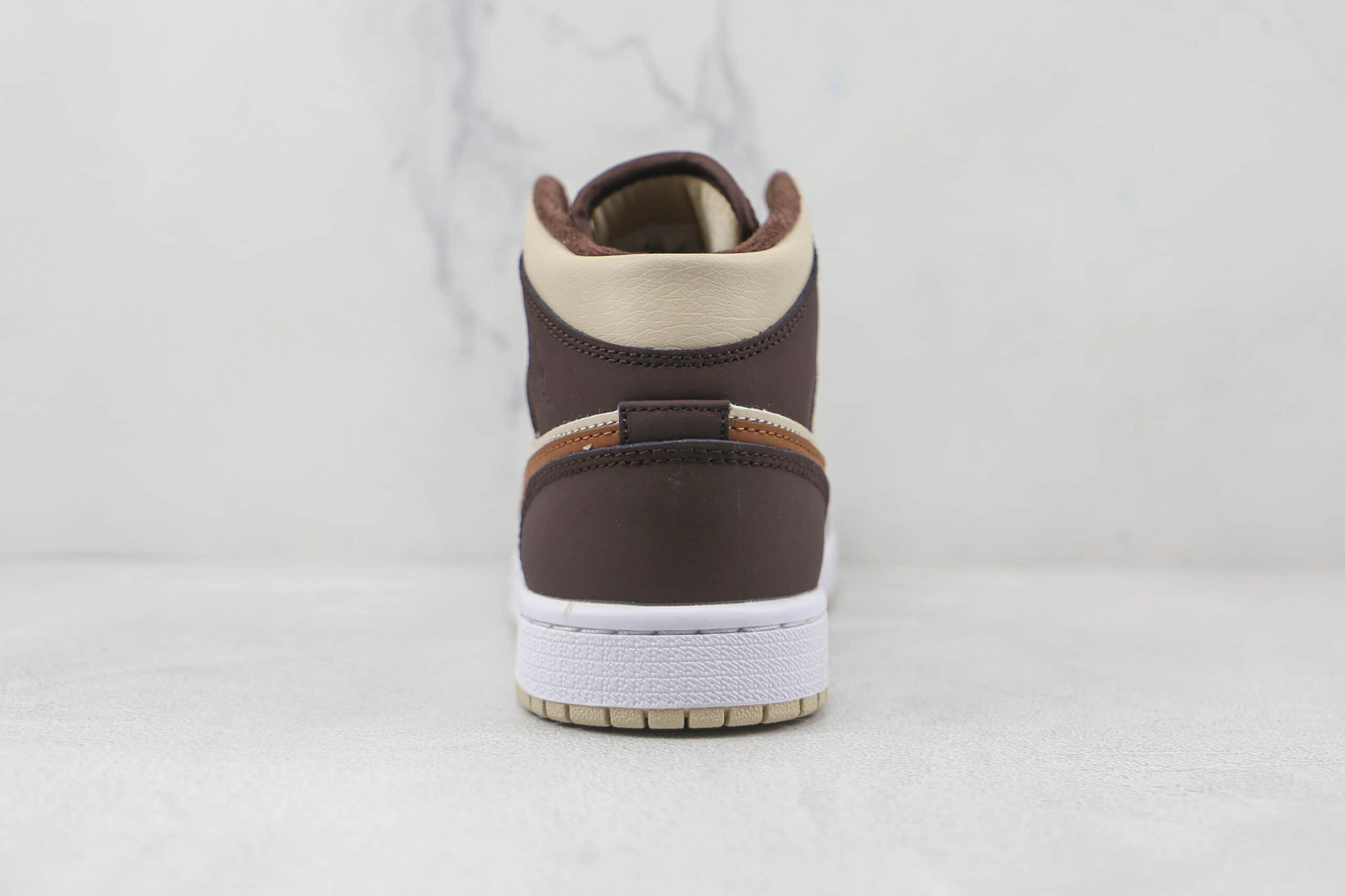 乔丹Air Jordan 1 Mid纯原版本中帮AJ1迷踪色篮球鞋原档案数据开发 货号：DO6699-200