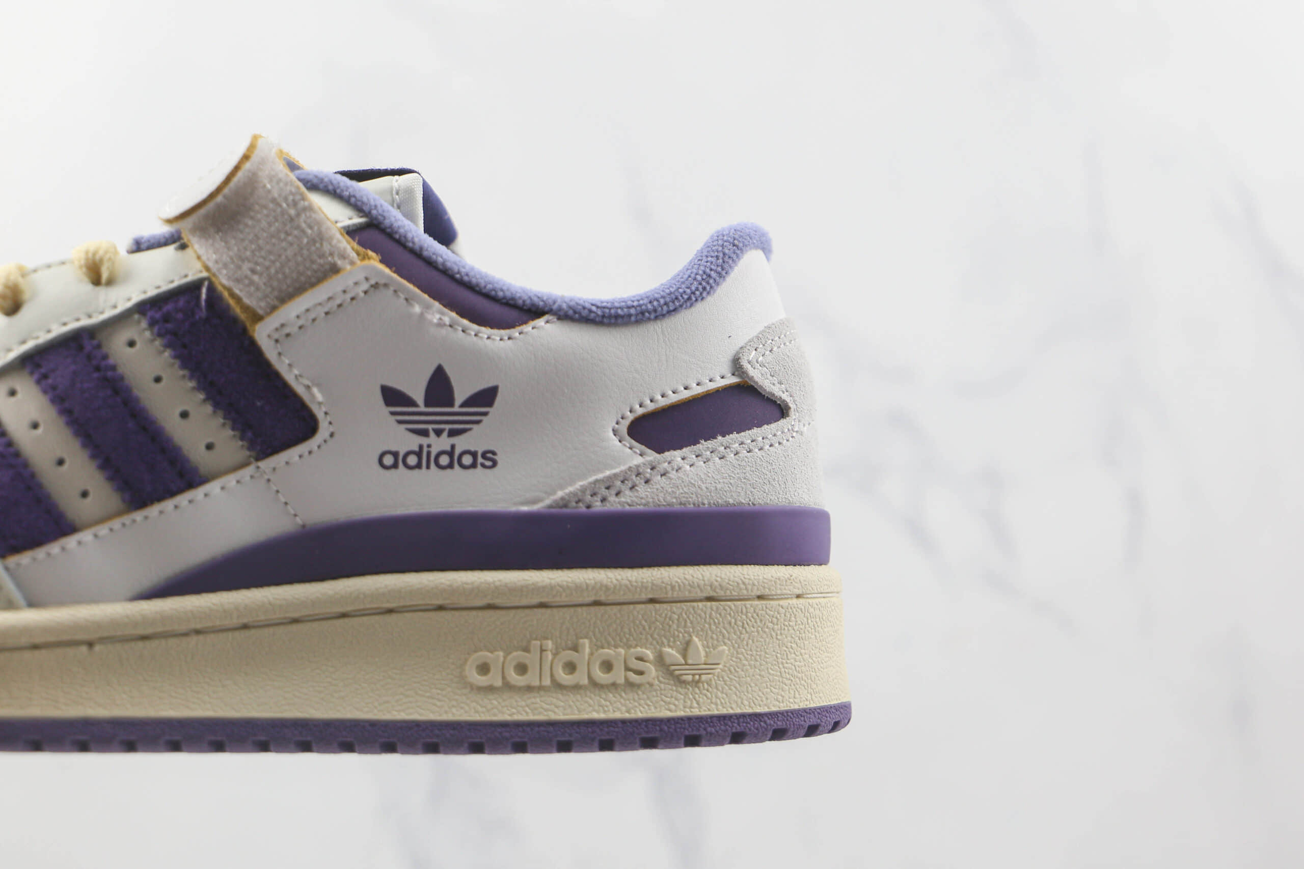 阿迪达斯Adidas originals Forum 84 low纯原版本白紫色Forum84魔术贴板鞋原盒原标原楦头纸板打造 货号：GX4535
