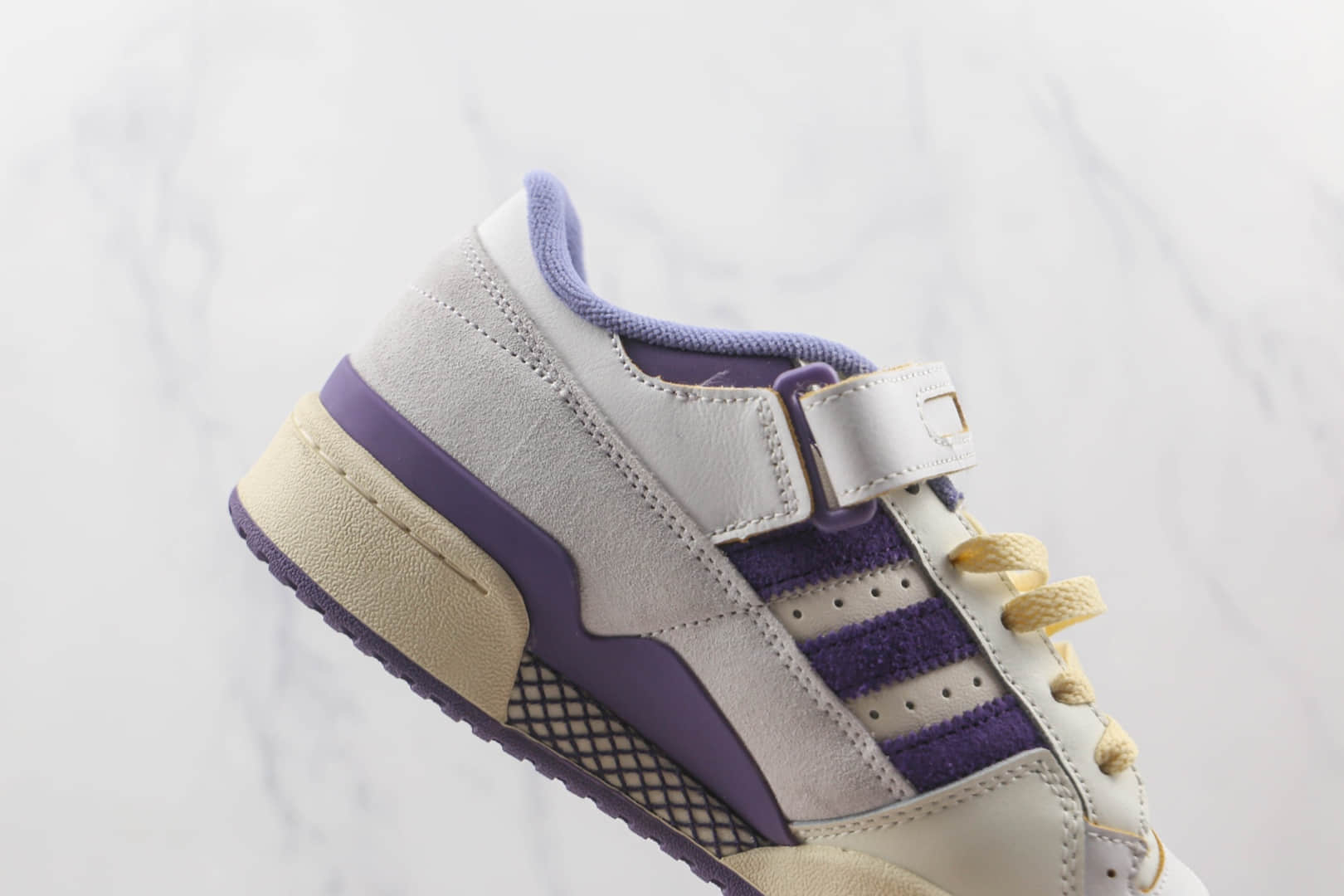 阿迪达斯Adidas originals Forum 84 low纯原版本白紫色Forum84魔术贴板鞋原盒原标原楦头纸板打造 货号：GX4535
