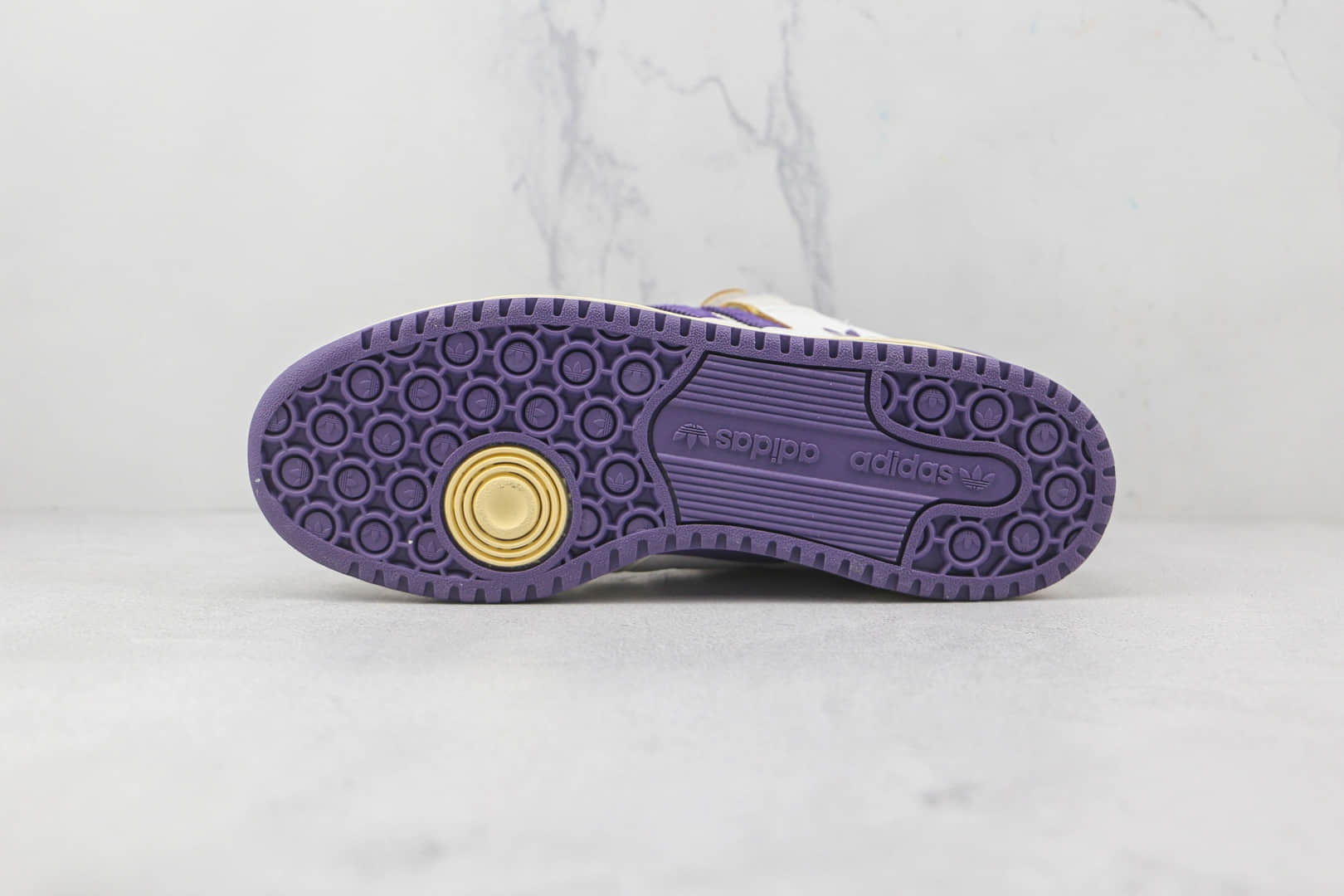 阿迪达斯Adidas originals Forum 84 low纯原版本白紫色Forum84魔术贴板鞋原盒原标原楦头纸板打造 货号：GX4535