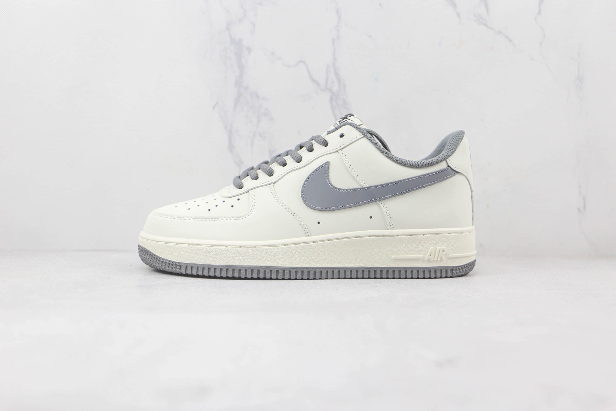 耐克Nike Air Force 1 Low纯原版本低帮空军一号白灰勾板鞋内置气垫 货号：CW5653-263