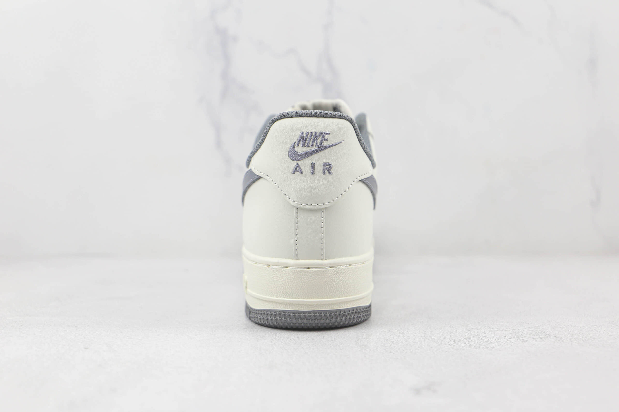 耐克Nike Air Force 1 Low纯原版本低帮空军一号白灰勾板鞋内置气垫 货号：CW5653-263