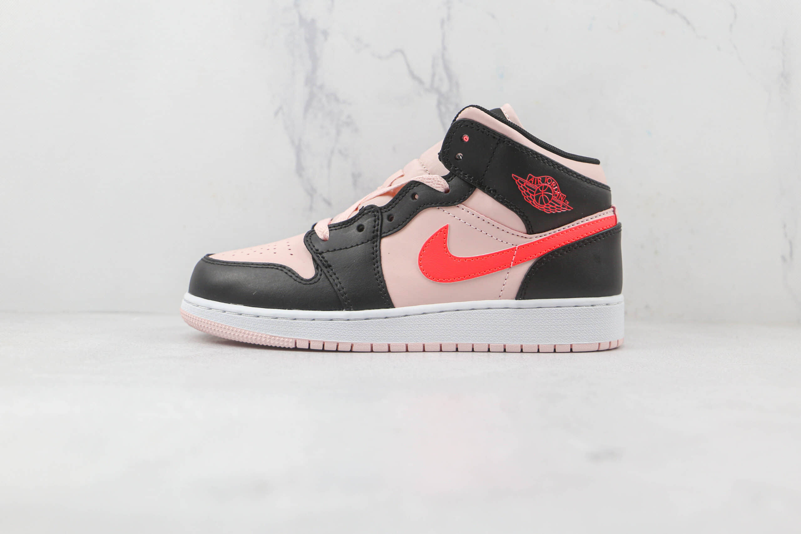 乔丹Air Jordan 1 Mid纯原版本中帮AJ1黑樱花粉篮球鞋原楦头纸板打造 货号：554725-604
