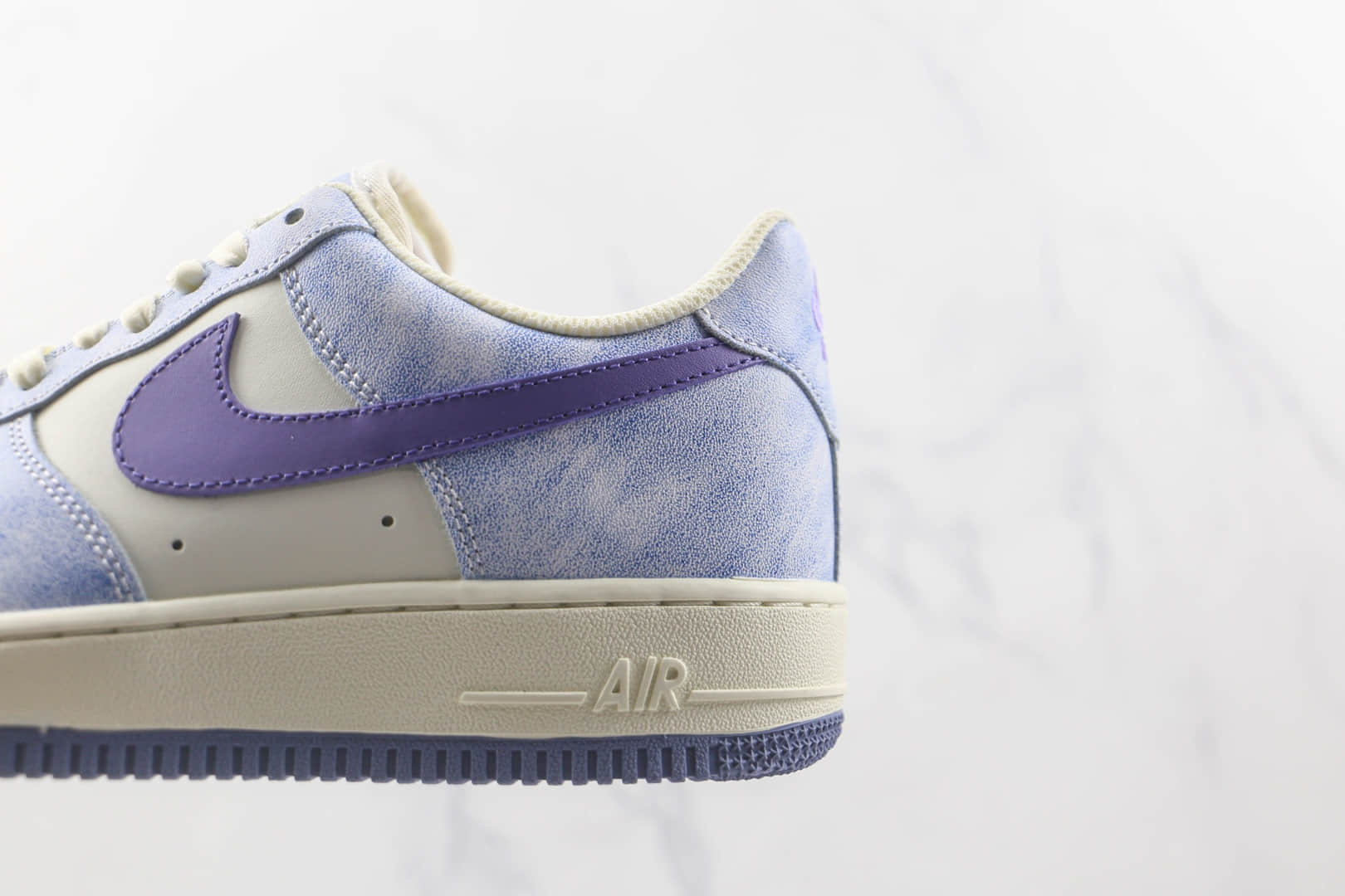 耐克Nike Air Force 1’07 Low纯原版本低帮空军一号紫色板鞋内置气垫 货号：GK9978-022