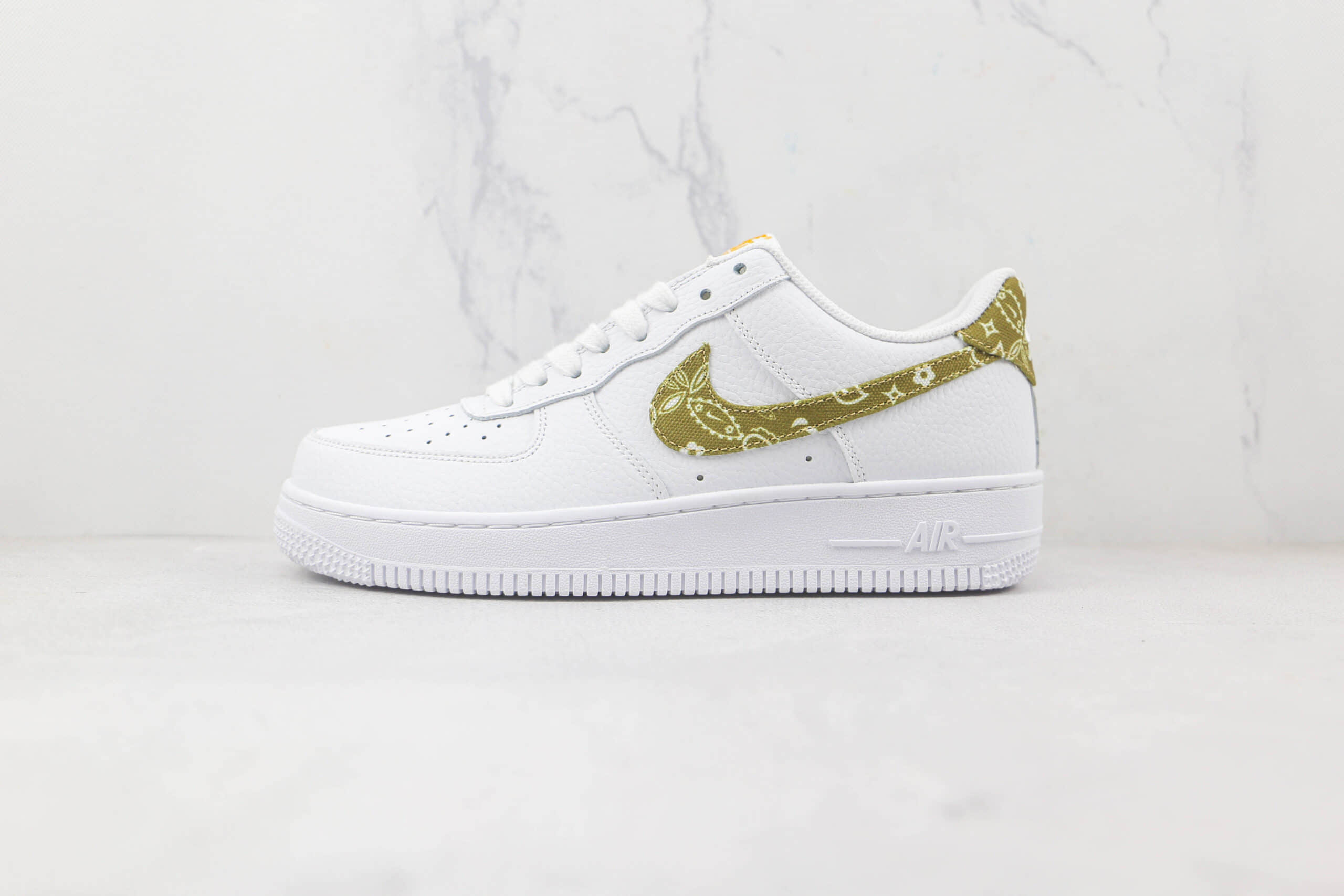 耐克Nike Air Force 1’07 Low纯原版本低帮空军一号腰果花板鞋内置气垫 货号：DJ9942-101