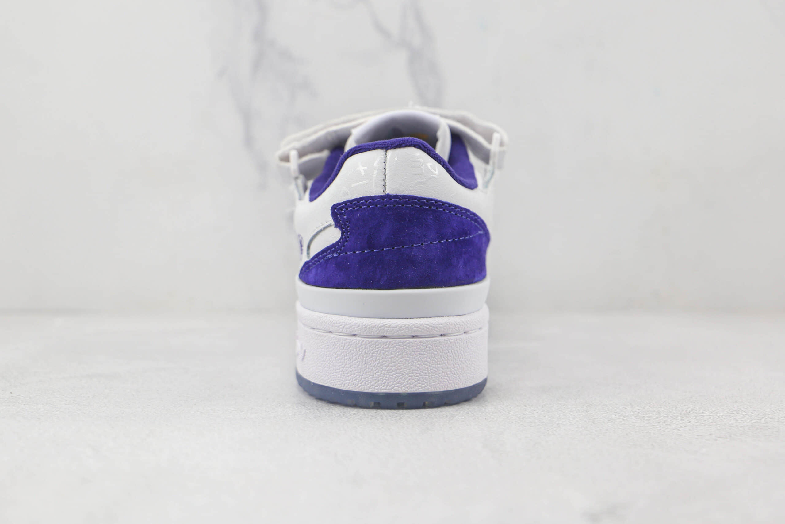 阿迪达斯Adidas originals Forum 84 low纯原版本魔术贴白紫色Forum84板鞋原盒原标 货号：GY8287
