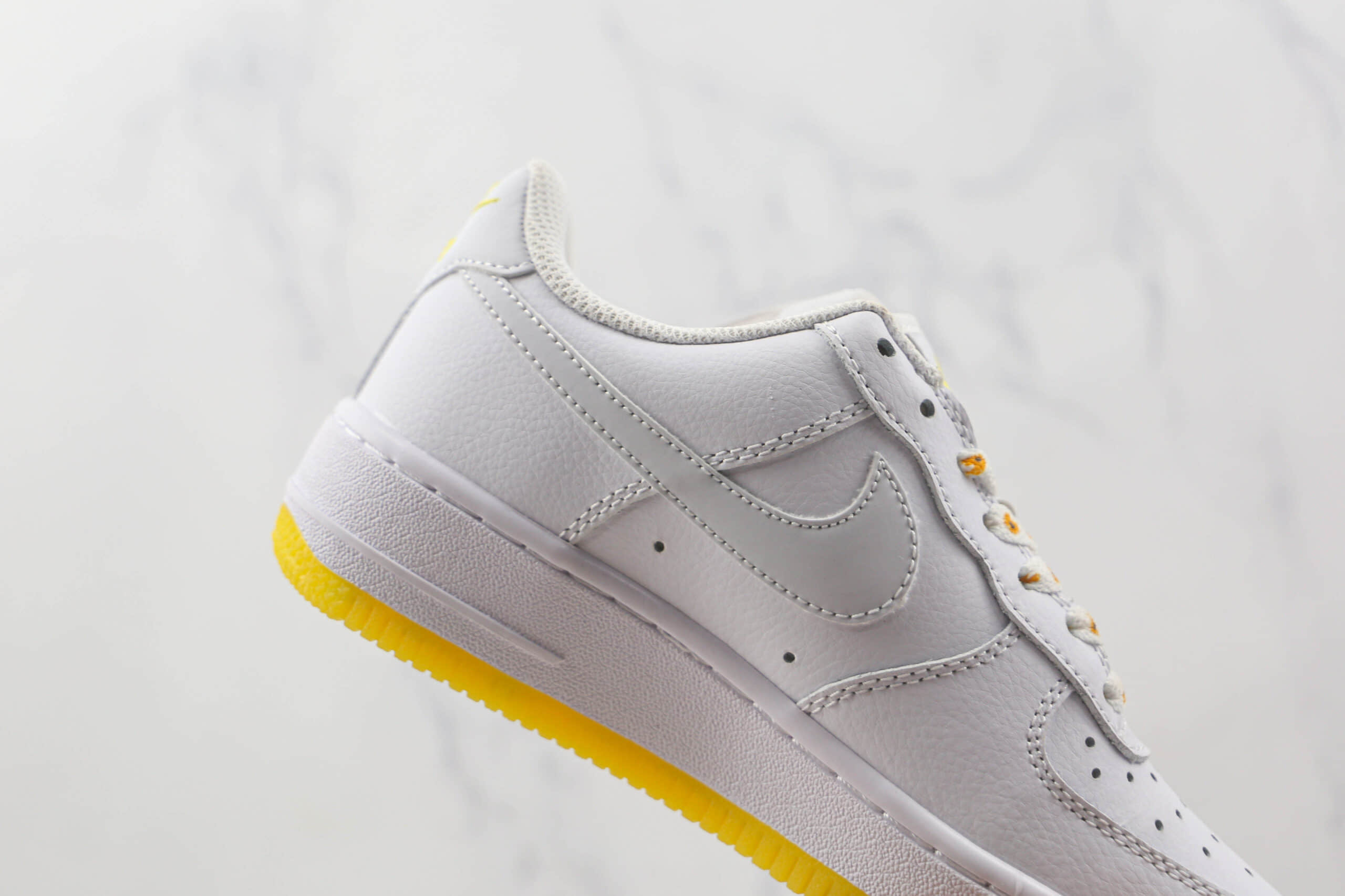 耐克Nike Air Force 1’07 Low纯原版本低帮空军一号小花白黄色板鞋内置气垫 货号：CR6566-099