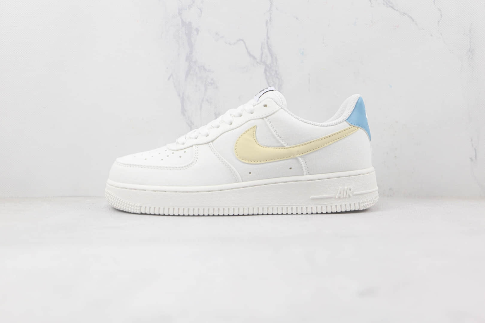 耐克Nike Air Force 1 07 Low纯原版本低帮空军一号帆布黄勾板鞋原档案数据开发内置气垫 货号：DG2296-006