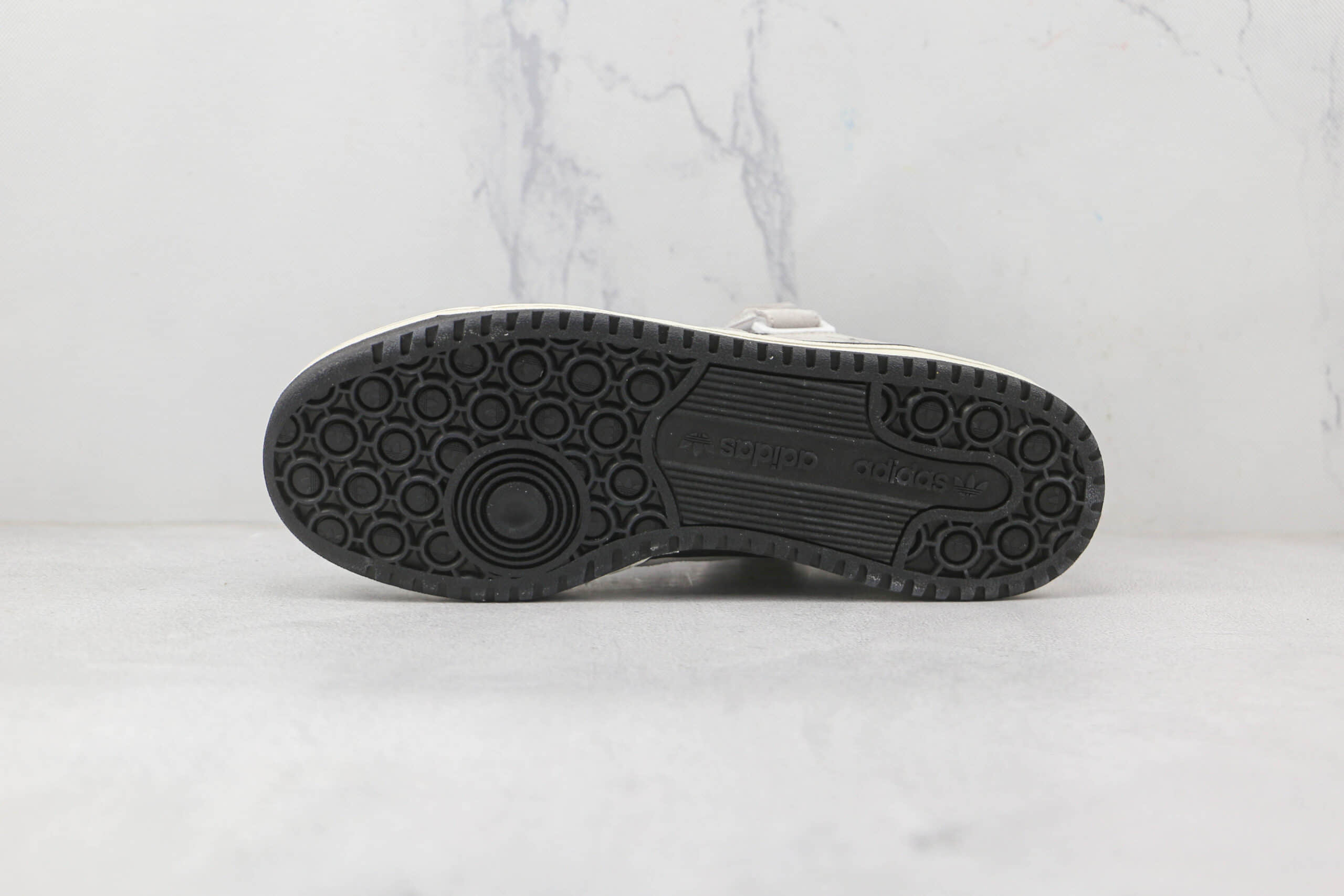 阿迪达斯adidas originals Forum 84 low纯原版本灰绿色复古板鞋原档案数据开发 货号：GY8203