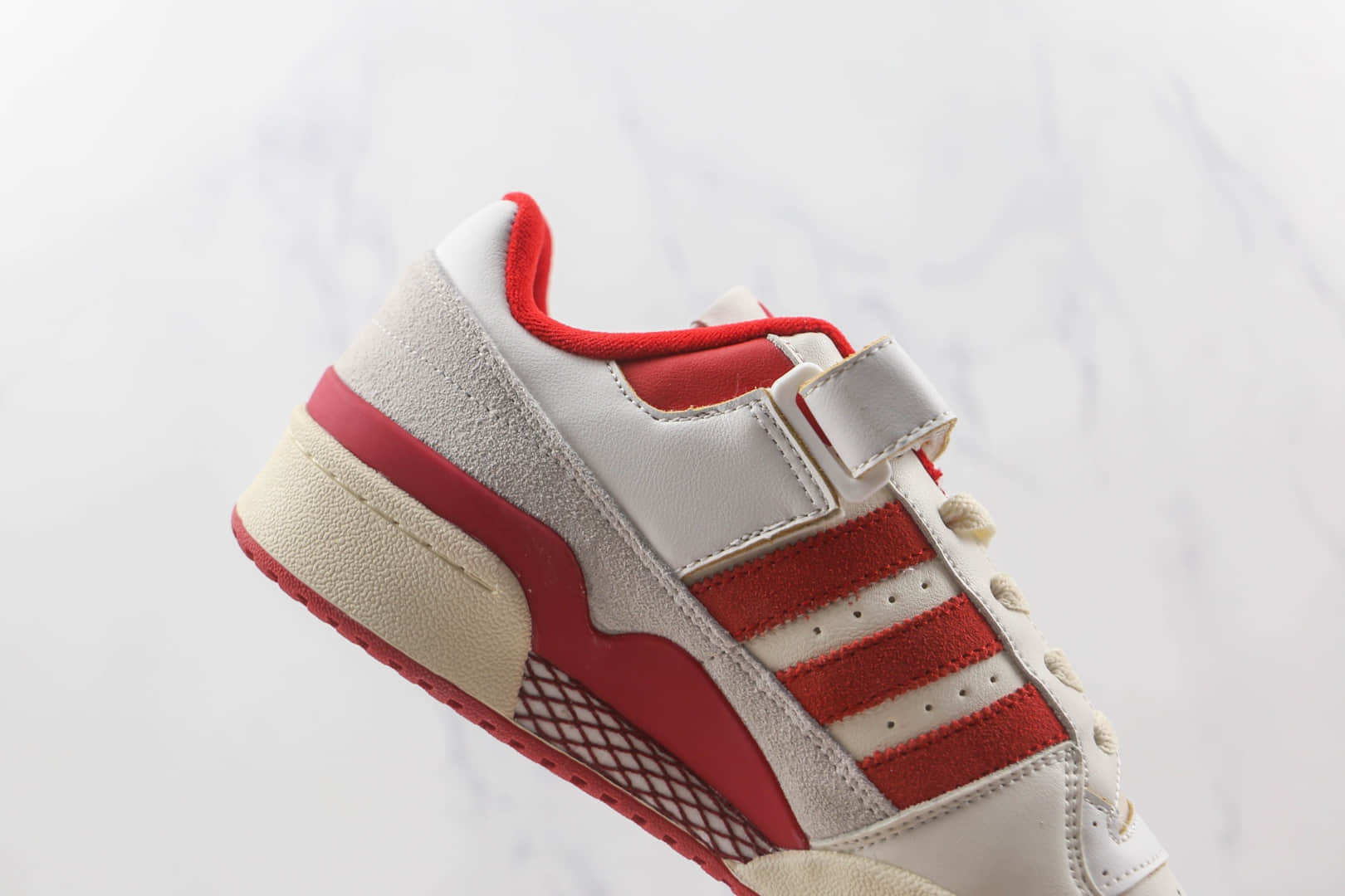 阿迪达斯adidas originals Forum 84 low纯原版本白红魔术贴Forum84复古板鞋原档案数据开发 货号：GY6981